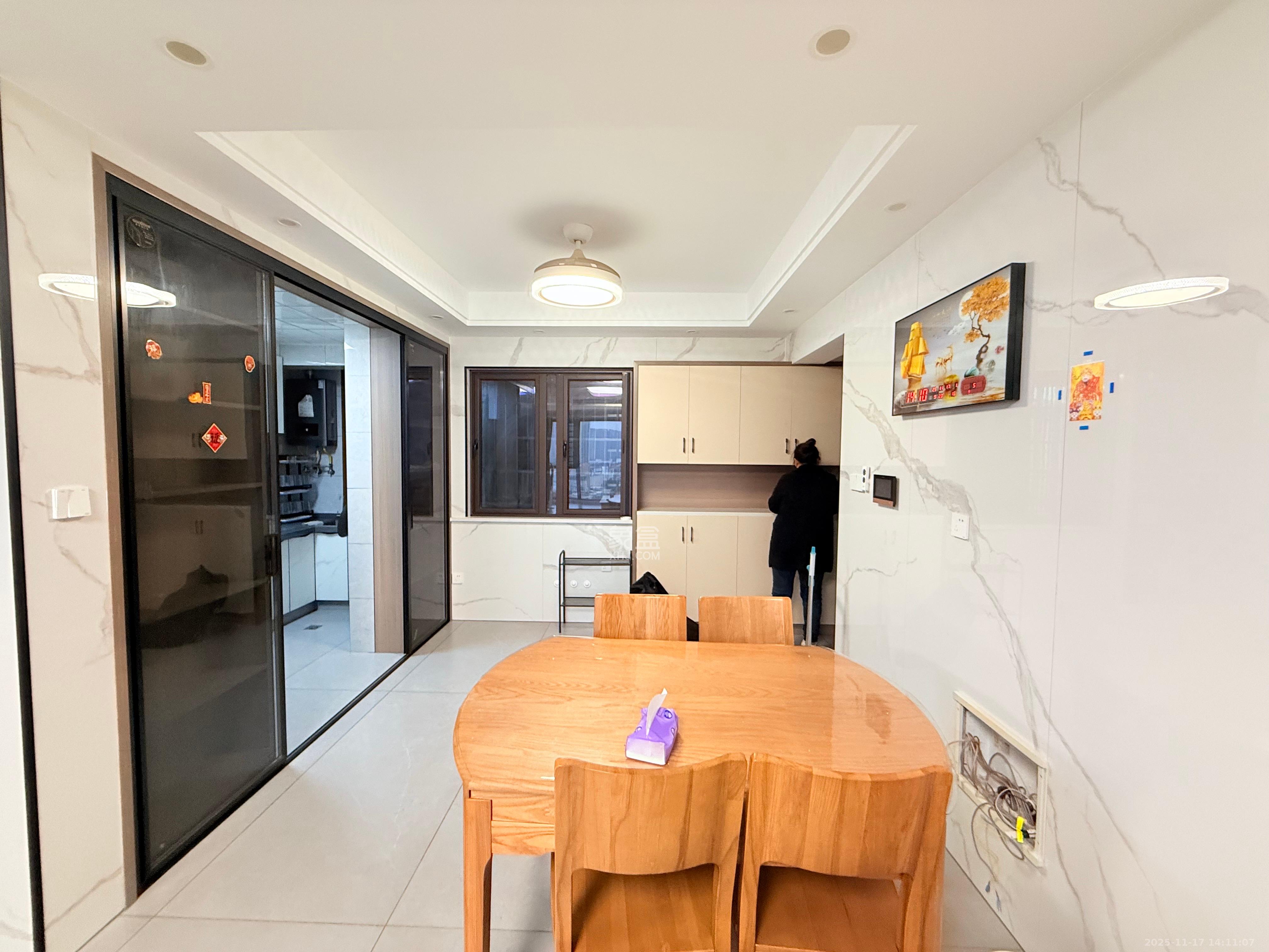 和润园三期 3室2厅2卫 2800.0元/月 和润园三期 3室2厅2卫 2800.0元/月室内图