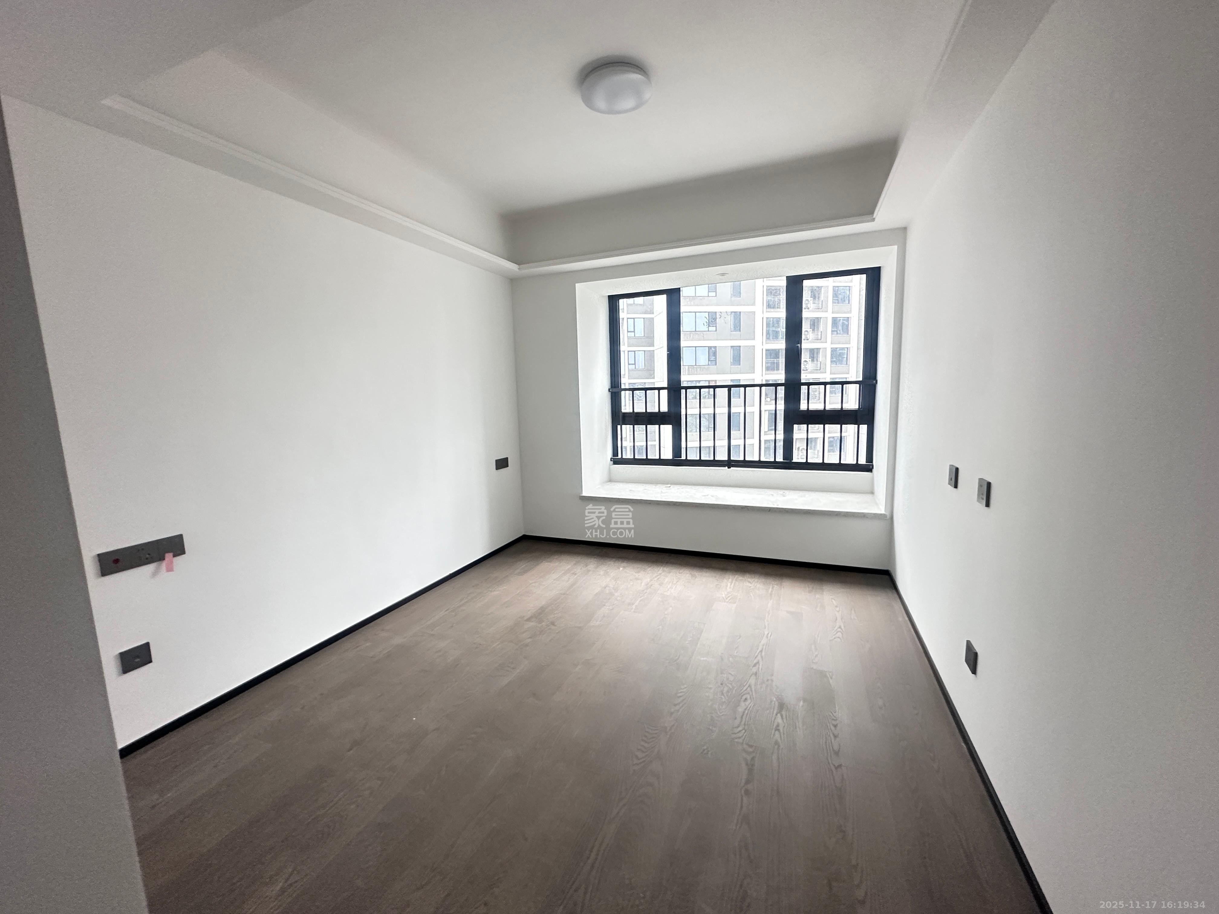 万科森林公园  3室2厅2卫    2800.0元/月室内图