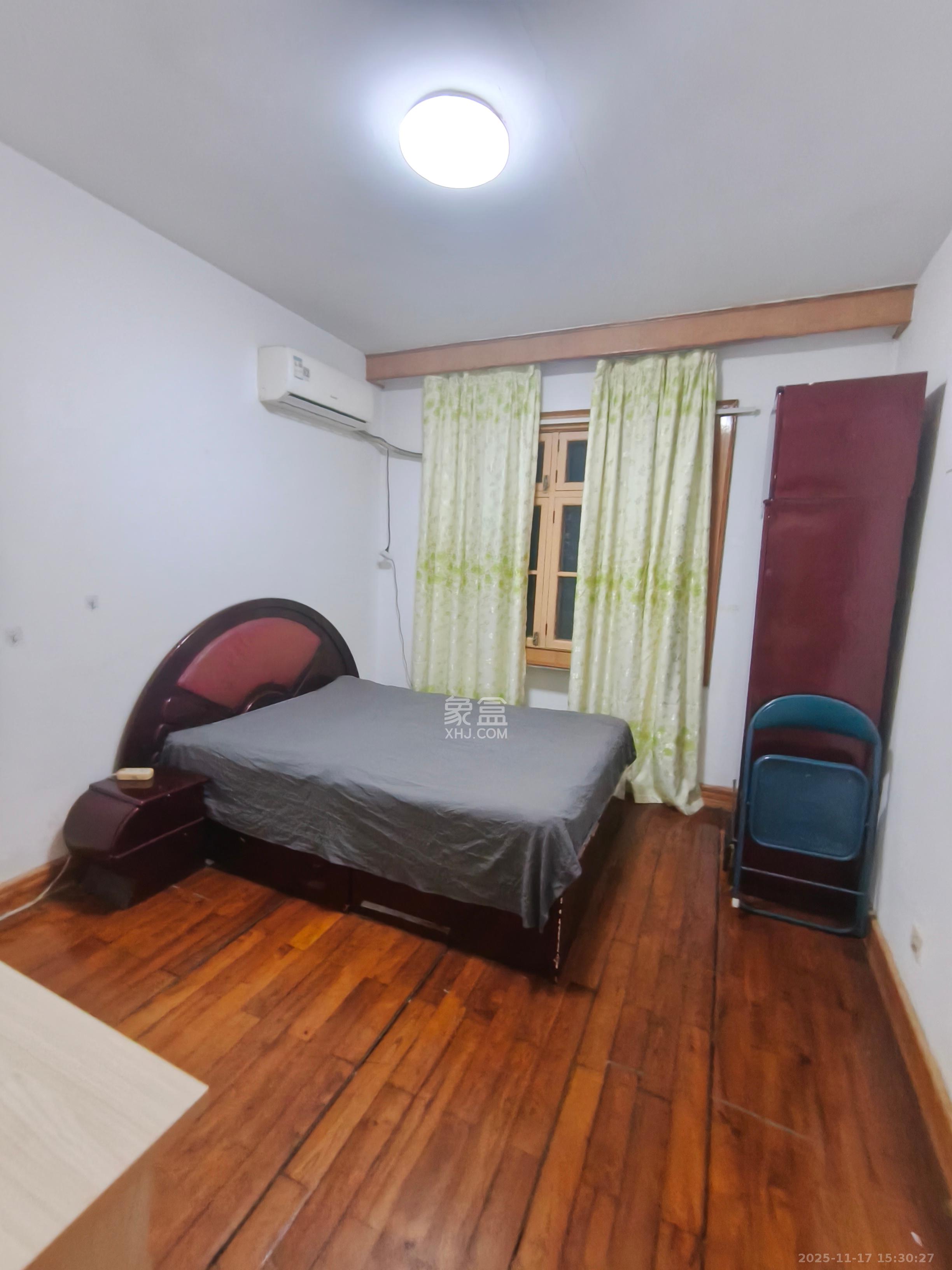 金叶公寓（原省烟草公司宿舍）  3室1厅1卫    2100.0元/月室内图