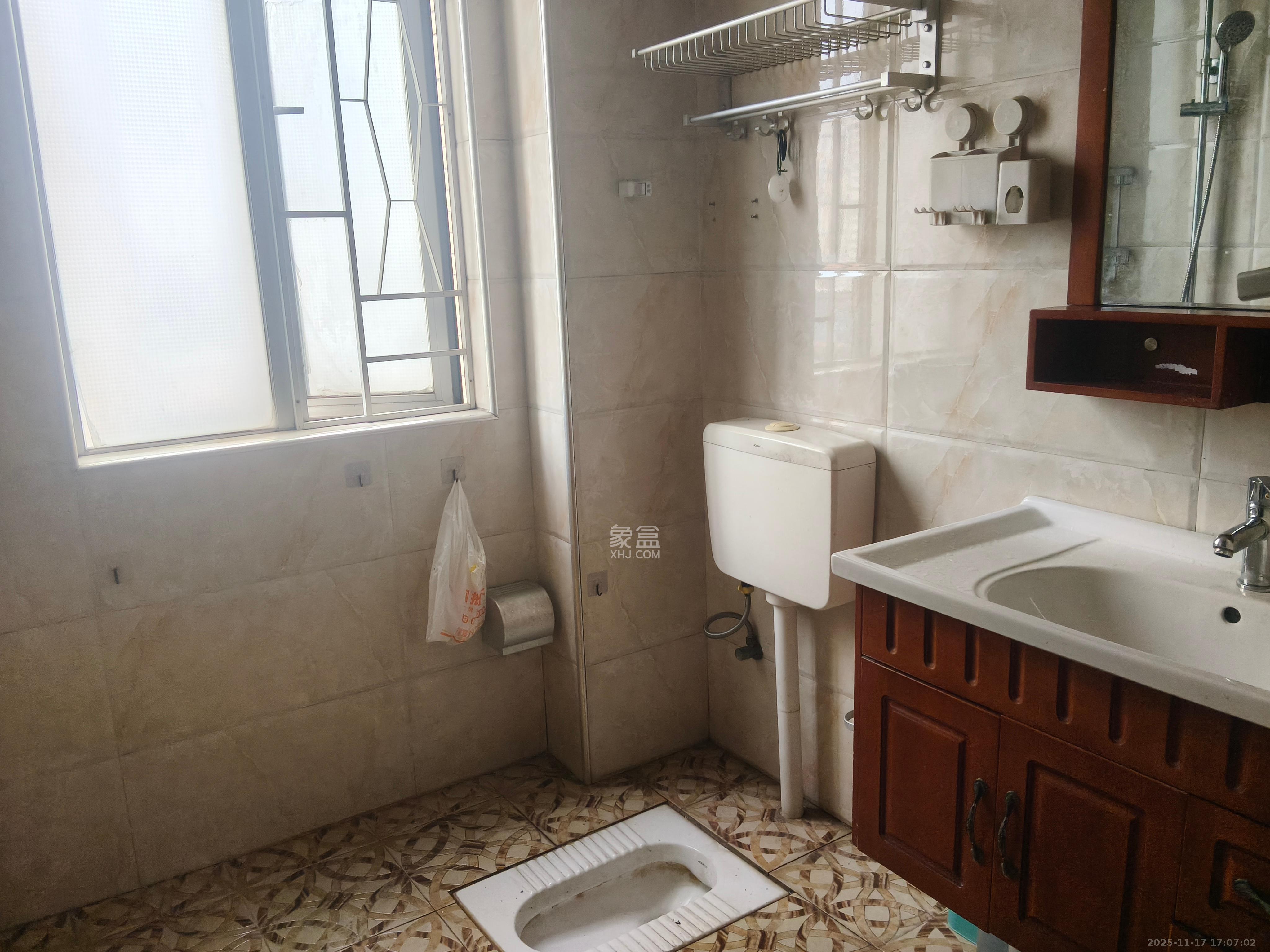 恒广国际景园一二区  2室2厅1卫    1800.0元/月室内图