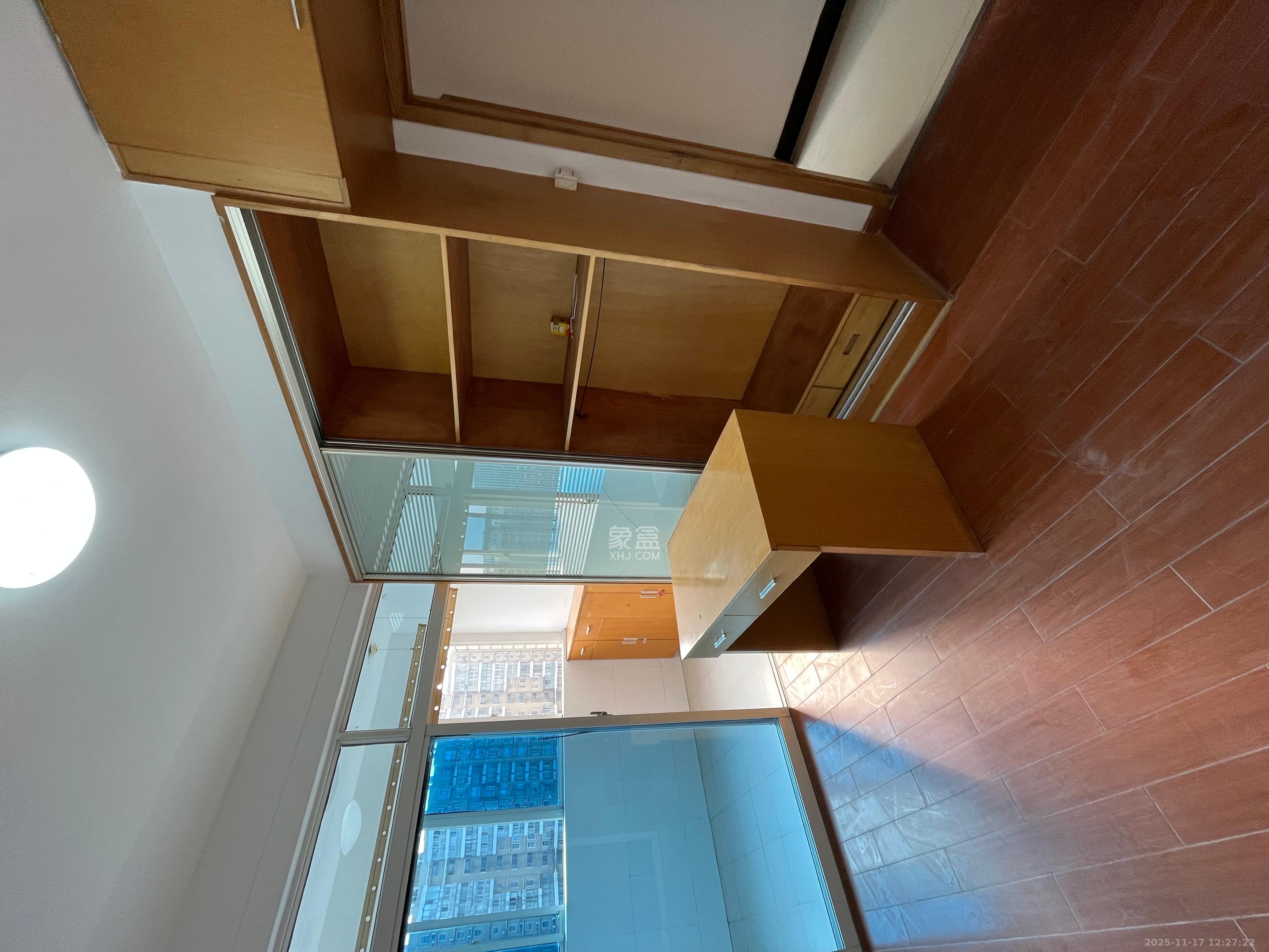 华海3C(天心电子世界)  3室1厅2卫    3200.0元/月室内图