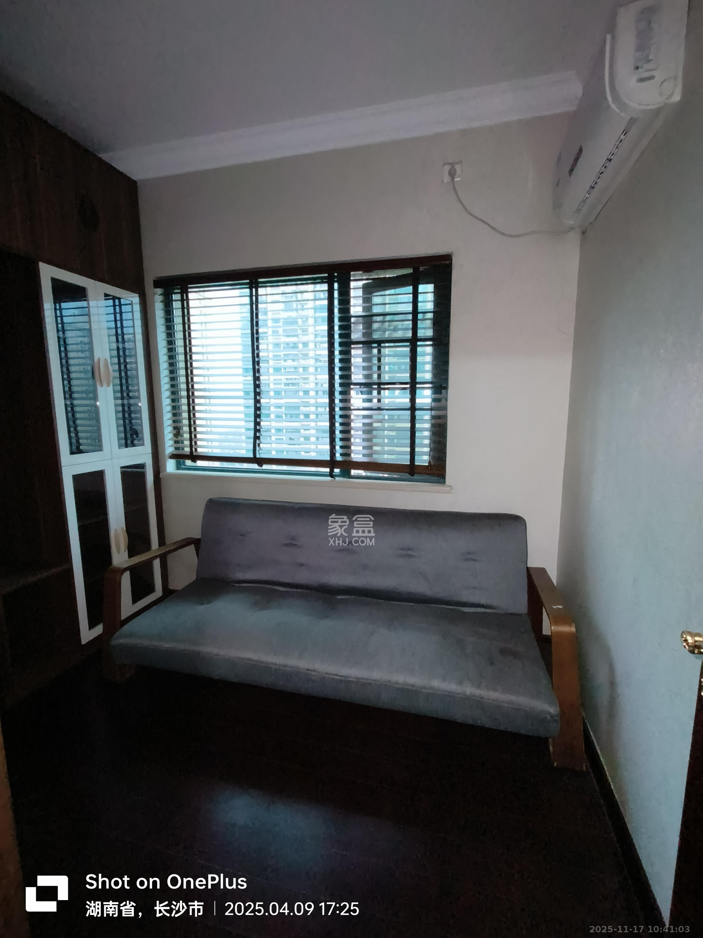 恒大翡翠华庭 4室2厅2卫 3400.0元/月 恒大翡翠华庭 4室2厅2卫 3400.0元/月室内图