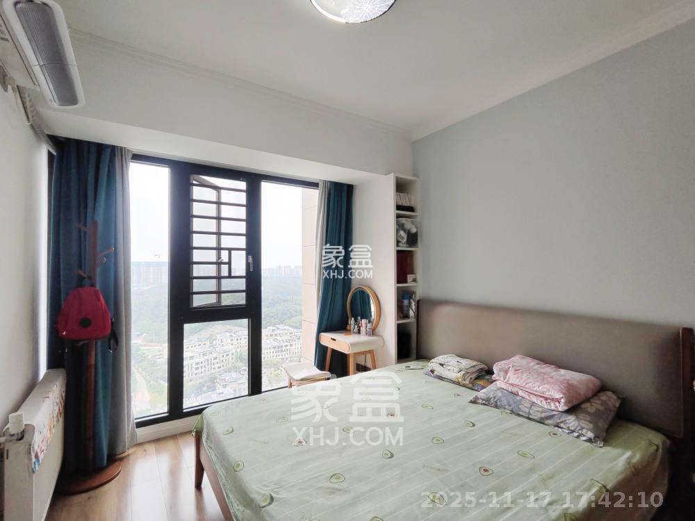 长房半岛蓝湾(观山月) 4室2厅2卫 3500.0元/月 长房半岛蓝湾(观山月) 4室2厅2卫 3500.0元/月室内图