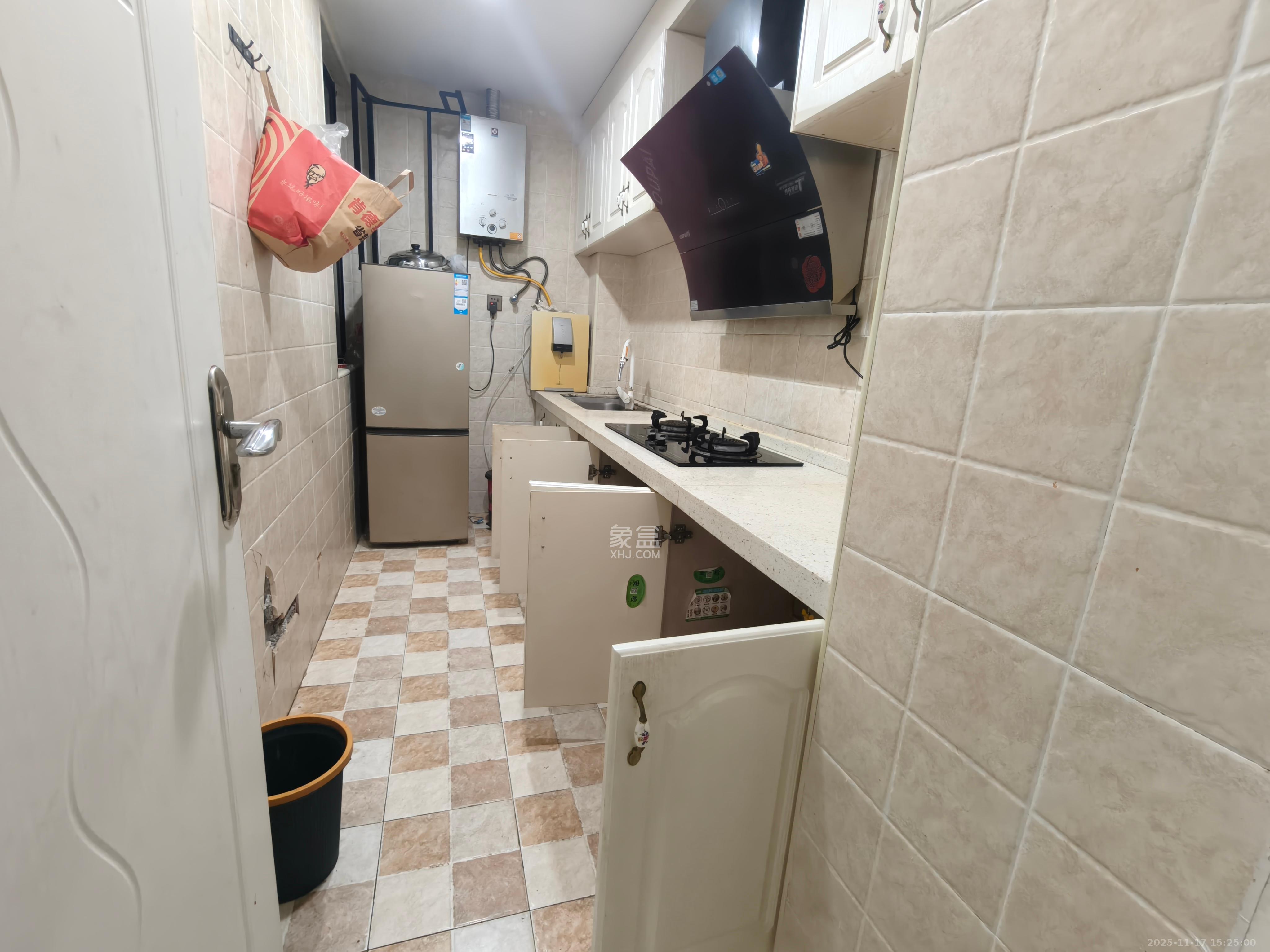 紫御江山  2室2厅1卫    2000.0元/月室内图