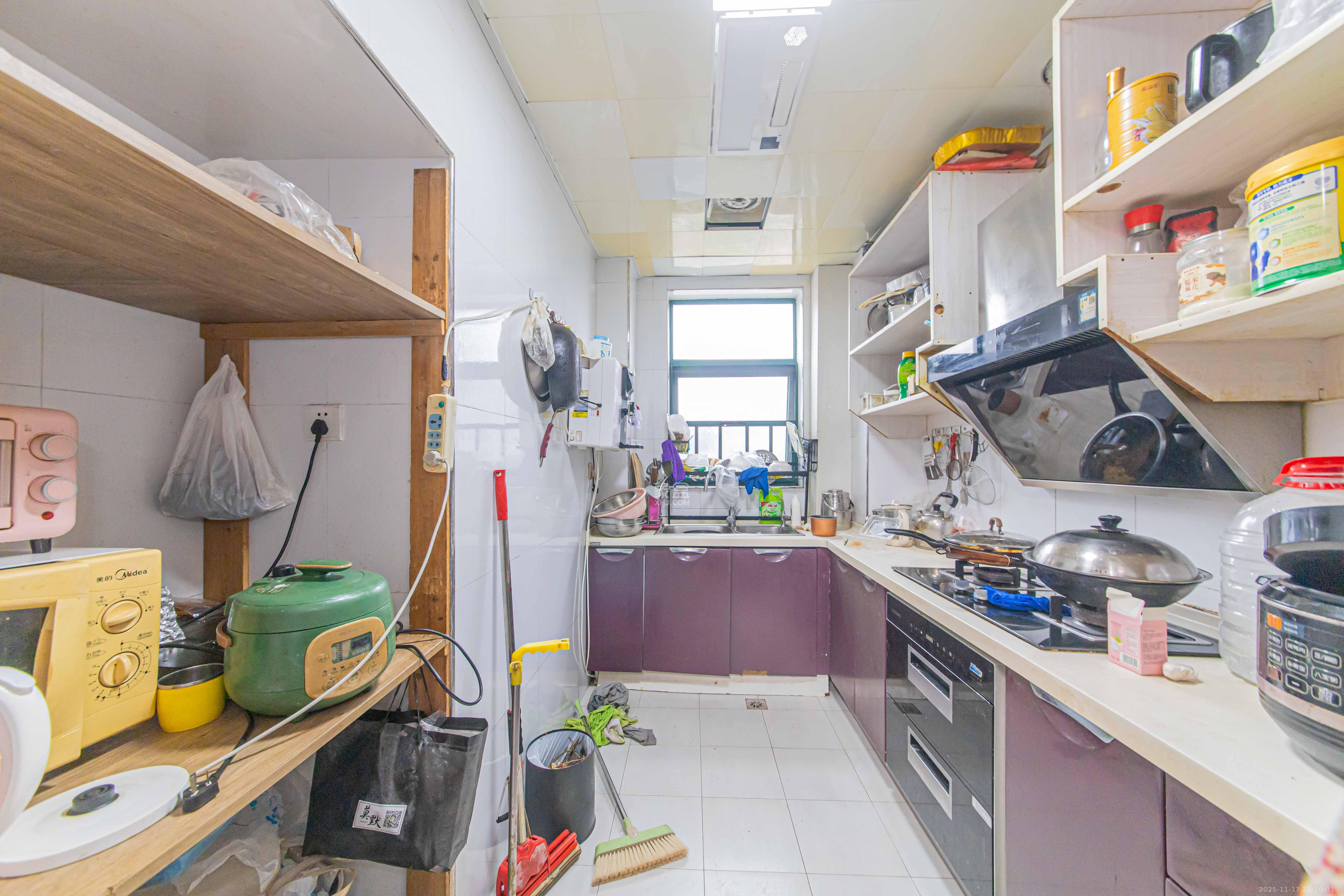 华天苑 3室2厅1卫 145.0万 华天苑 3室2厅1卫 145.0万厨房