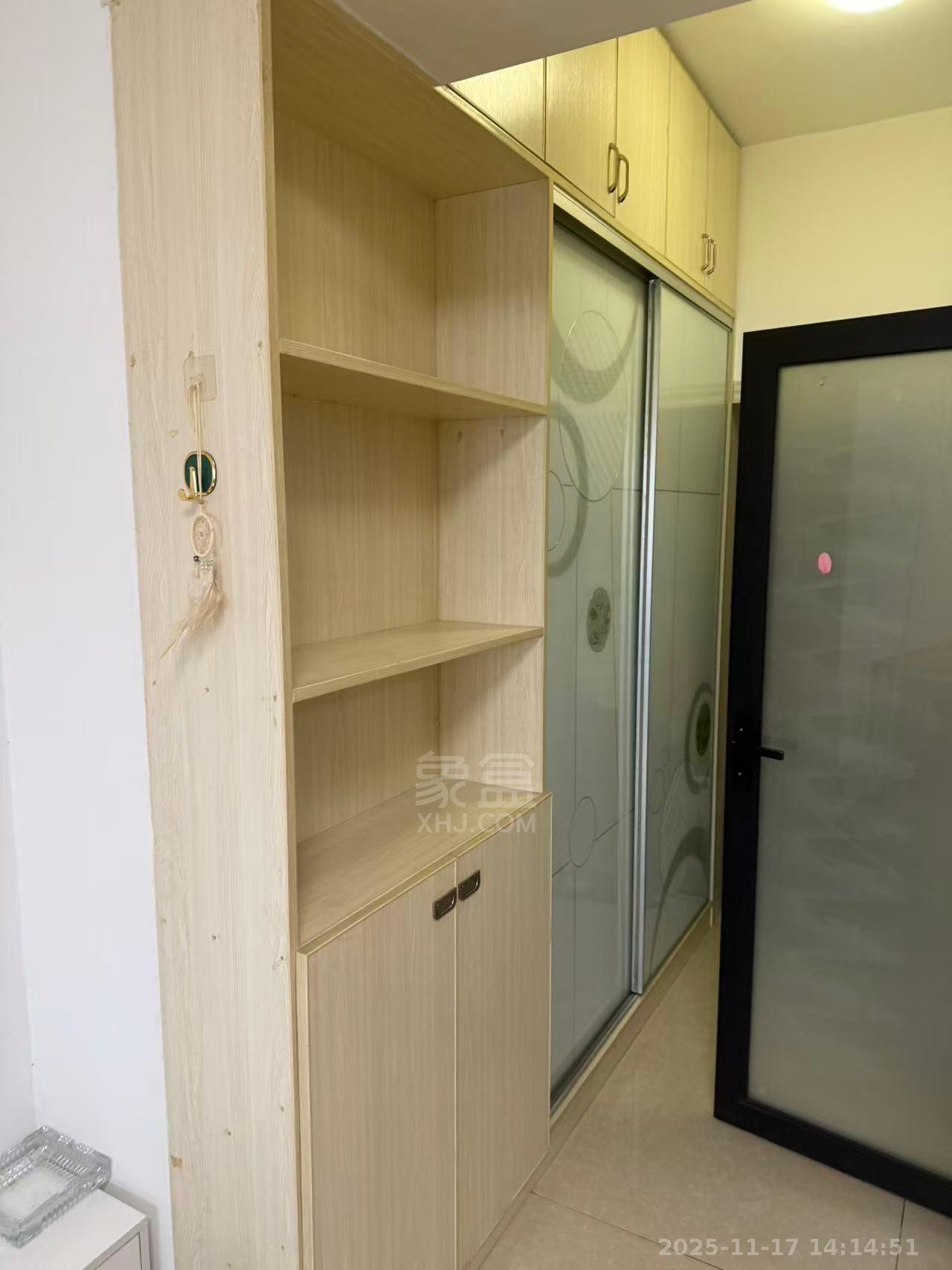 龙腾国际  1室1厅1卫    1200.0元/月室内图