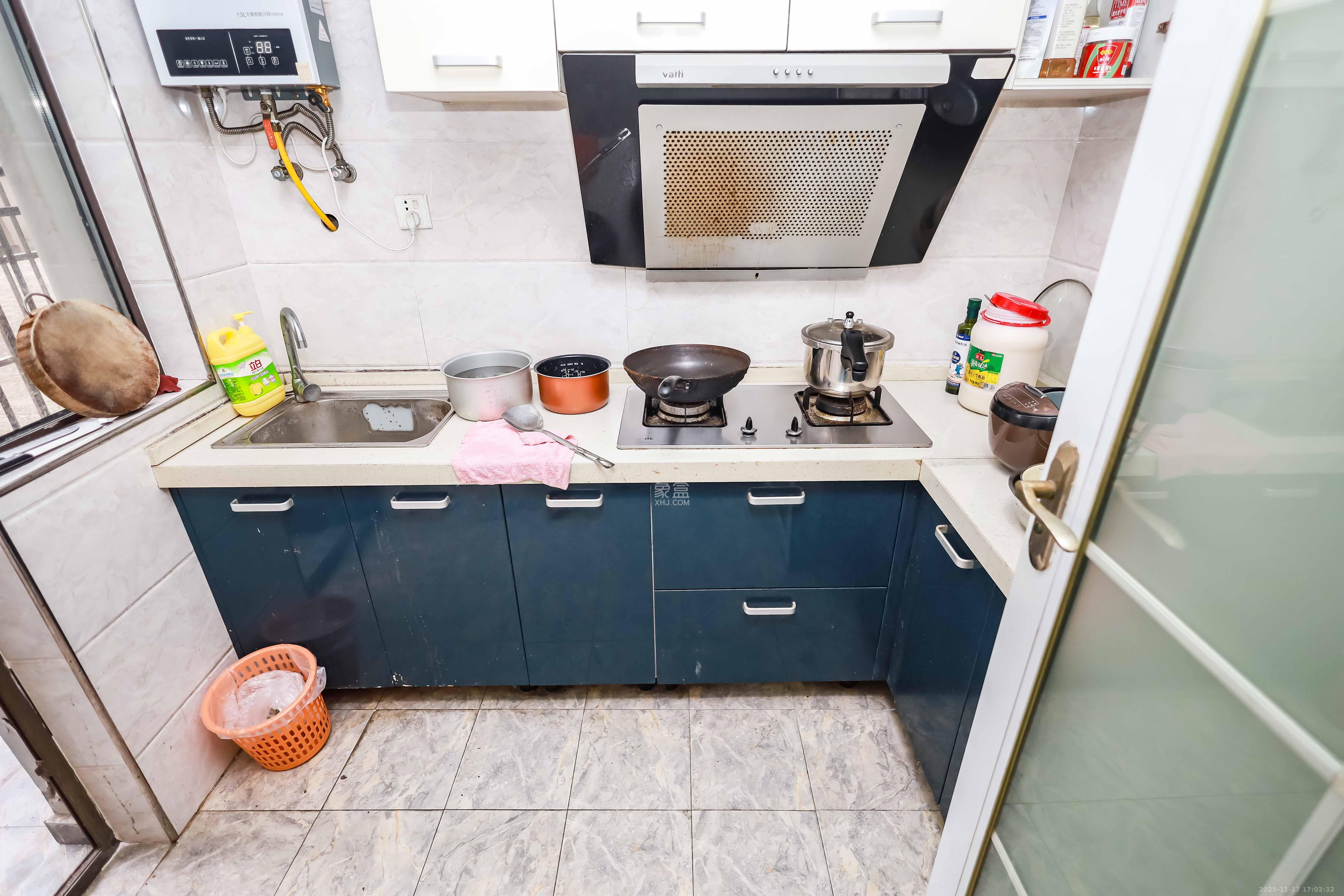 卓越蔚蓝海岸三期 3室2厅1卫 78.0万 卓越蔚蓝海岸三期 3室2厅1卫 78.0万厨房