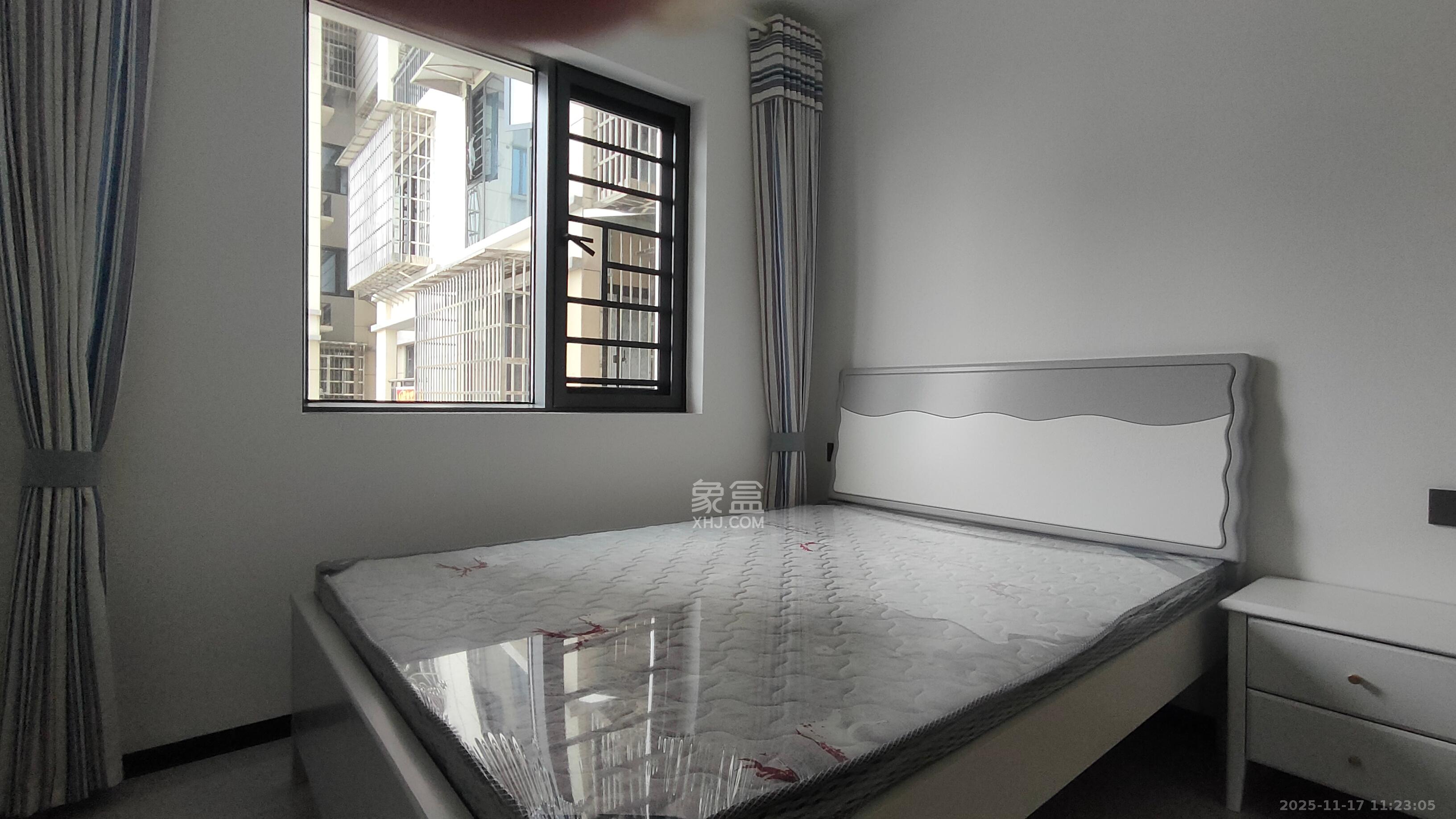 和景家园二期  2室1厅1卫    2000.0元/月室内图