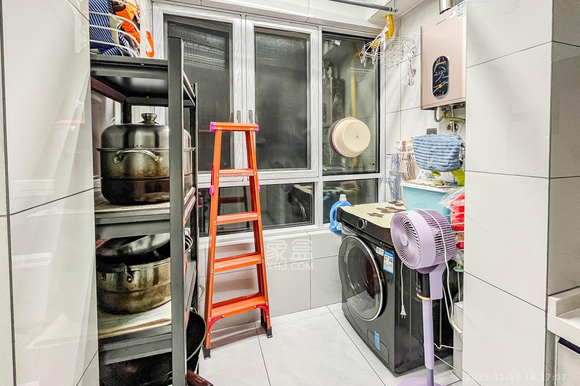 北辰三角洲B2E2区 3室2厅1卫 130.0万 北辰三角洲B2E2区 3室2厅1卫 130.0万阳台