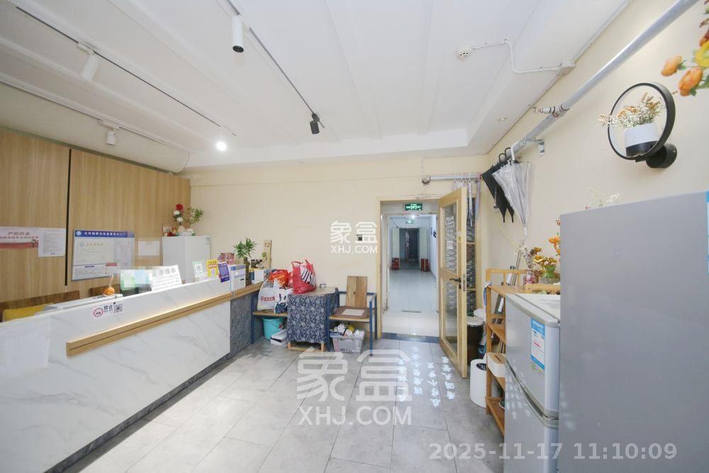 鸿盛大厦  4室2厅1卫    4500.0元/月