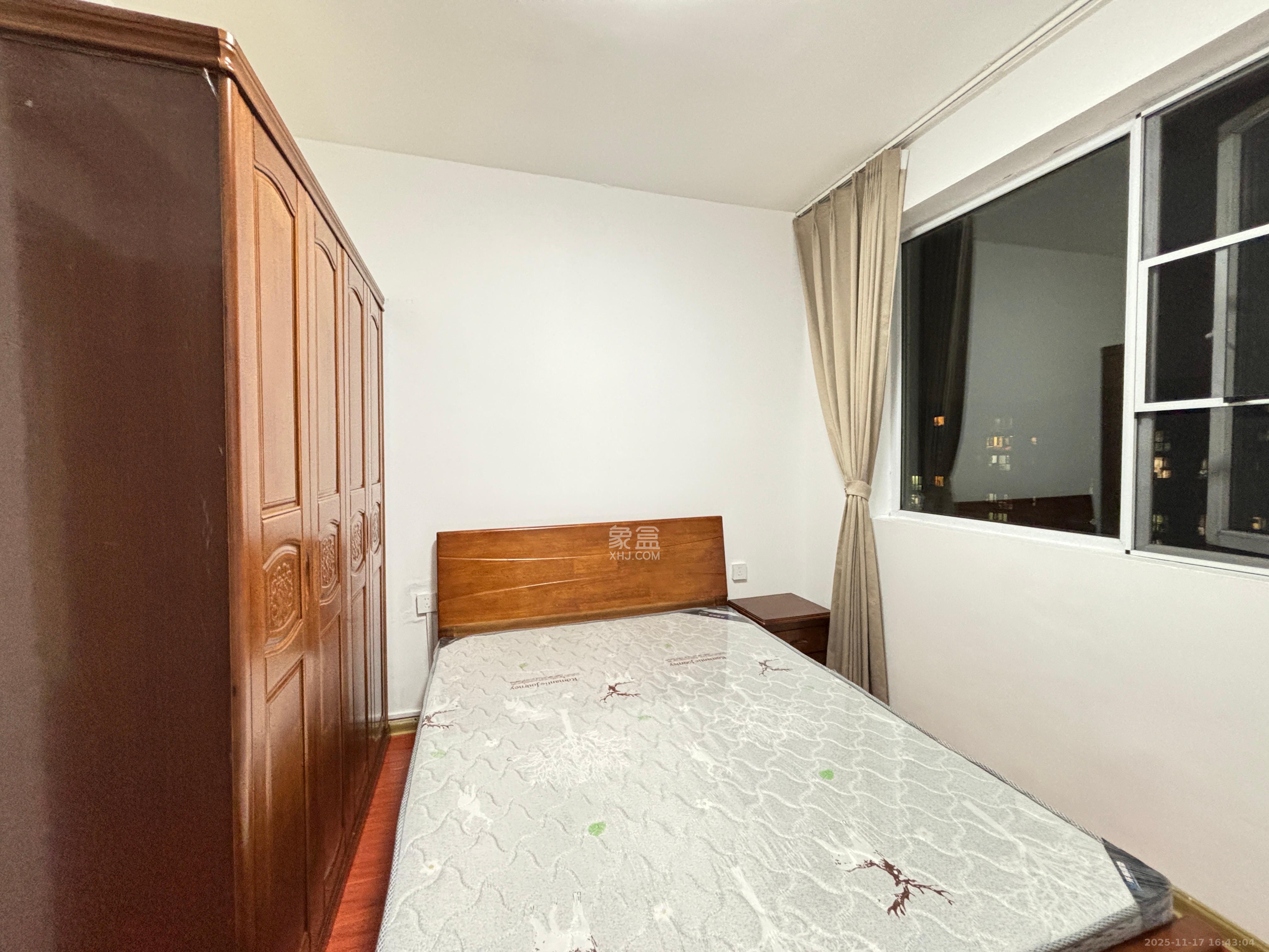 丽发新城 6室2厅2卫 2200.0元/月 丽发新城 6室2厅2卫 2200.0元/月室内图