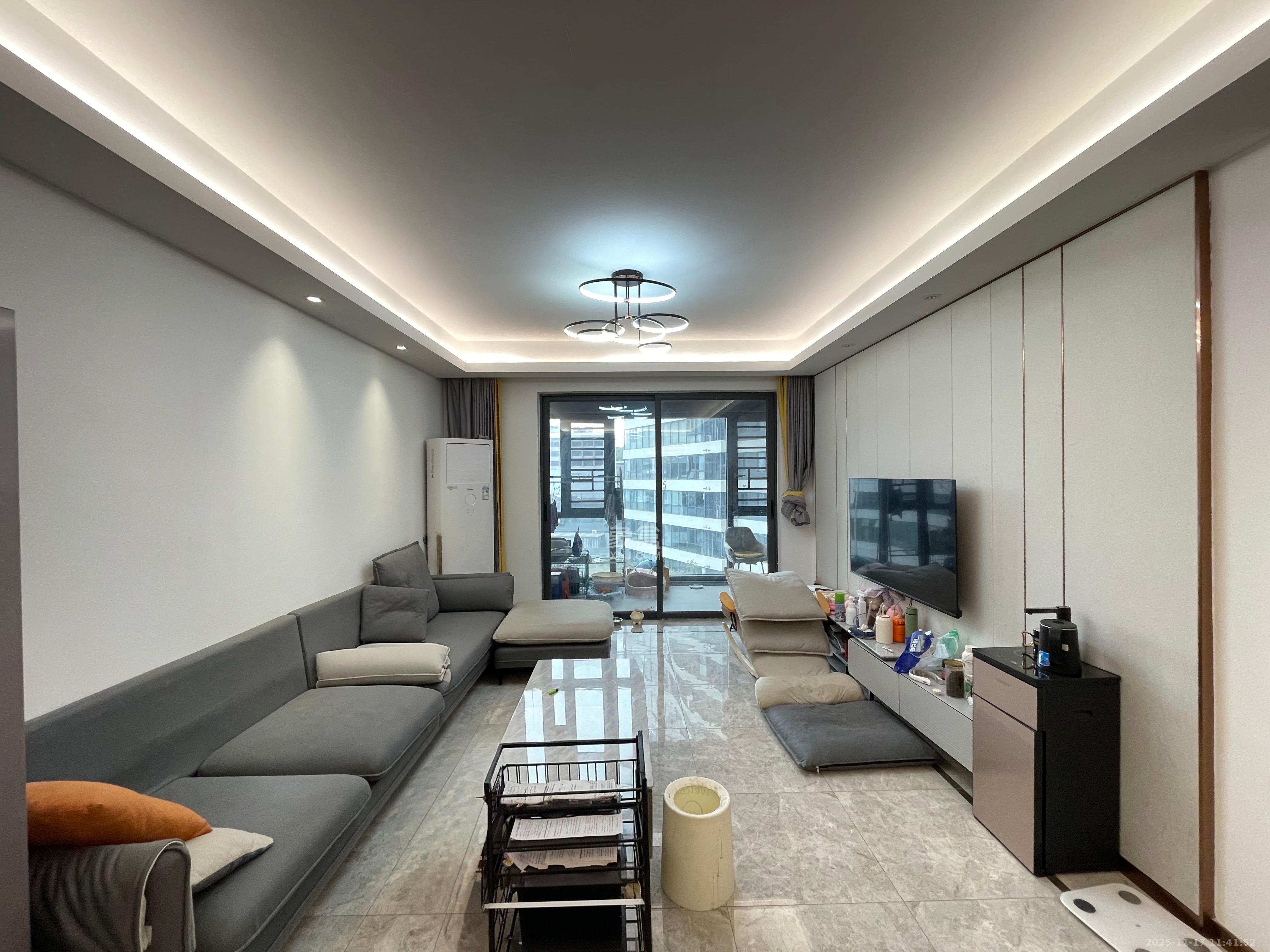 旭辉都会山  3室2厅2卫    4000.0元/月