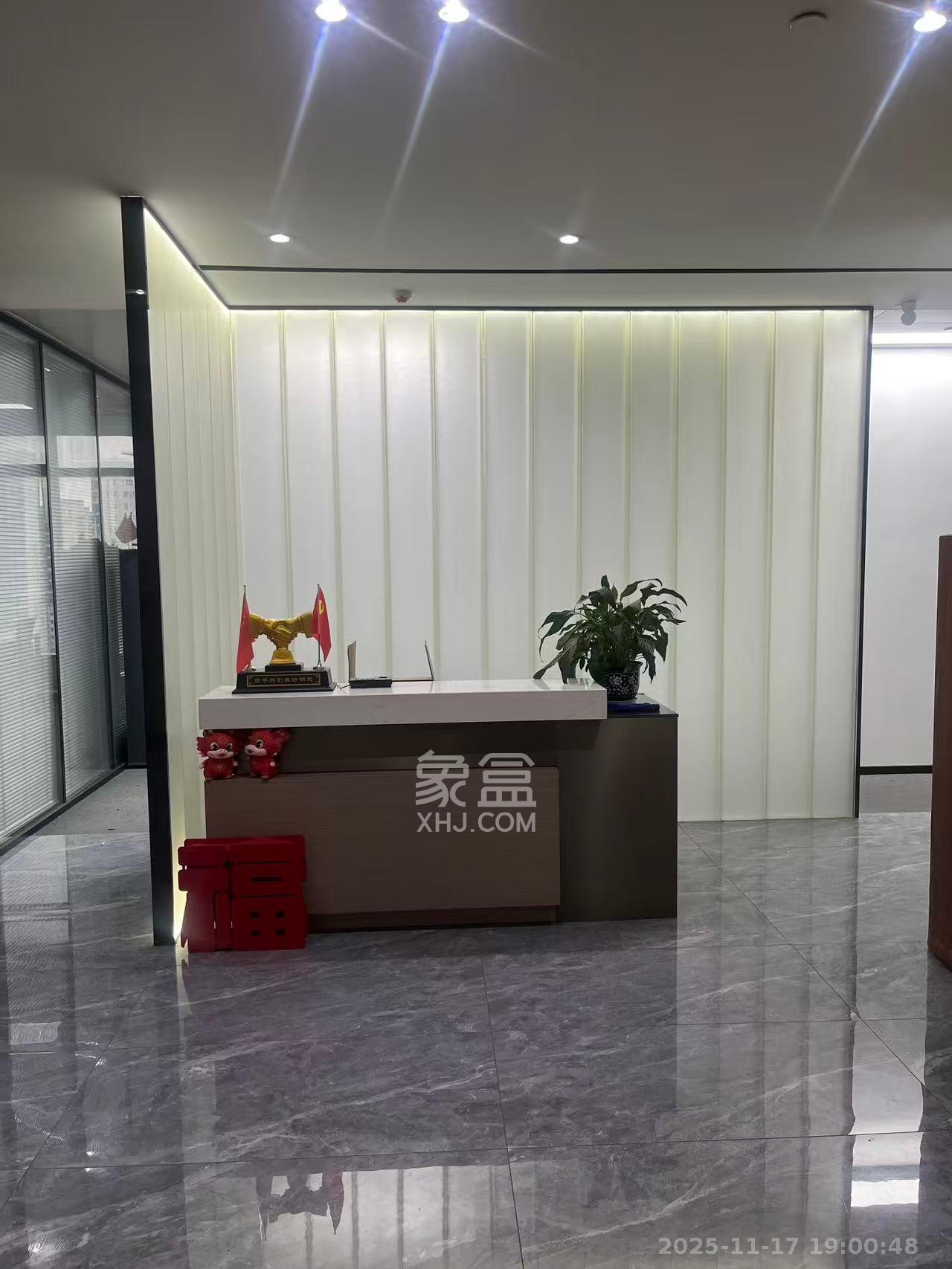 世茂铂曼 5室2厅3卫 25000.0元/月 世茂铂曼 5室2厅3卫 25000.0元/月室内图