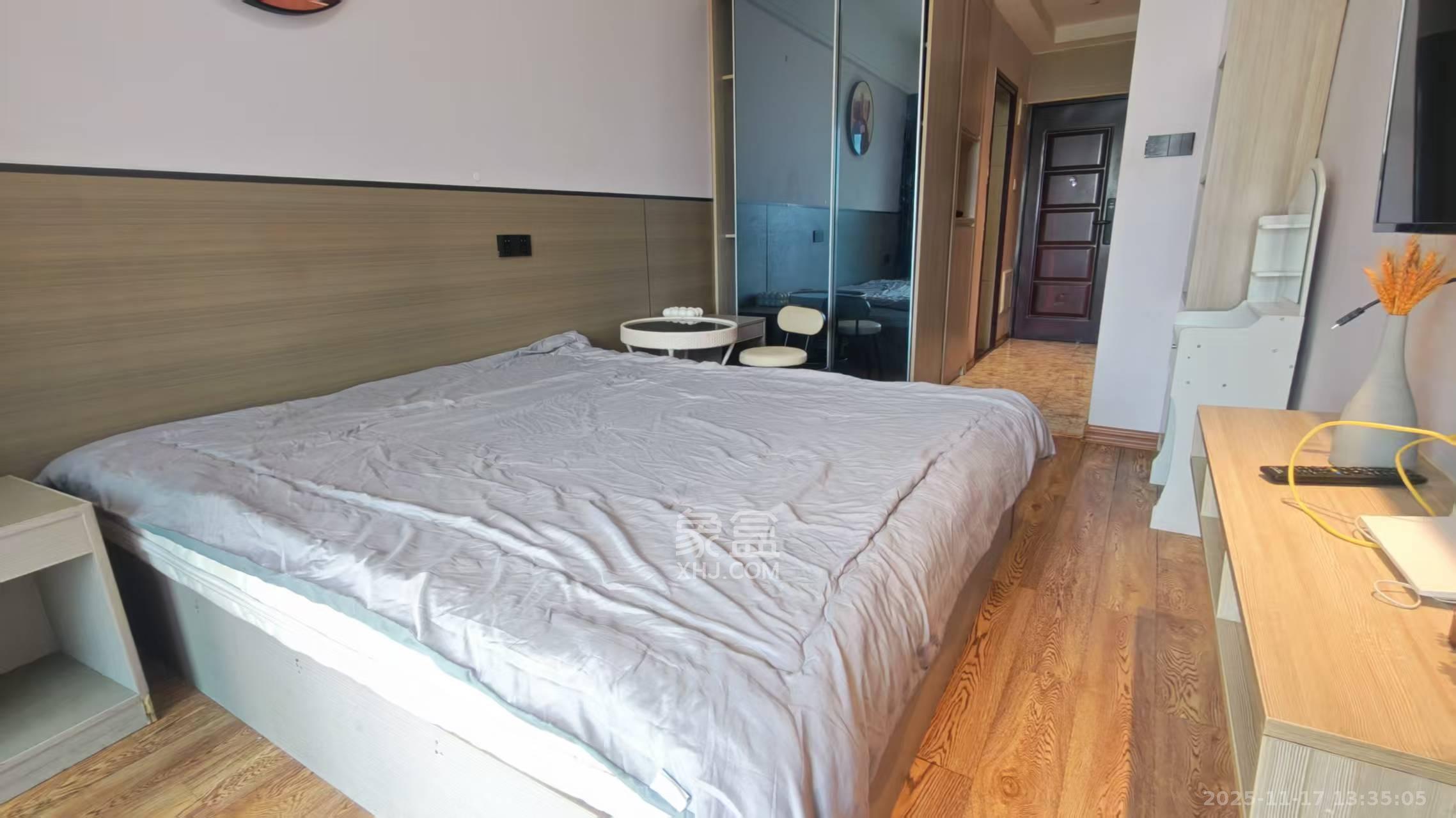 绿地中央广场 1室1厅1卫 1500.0元/月 绿地中央广场 1室1厅1卫 1500.0元/月室内图