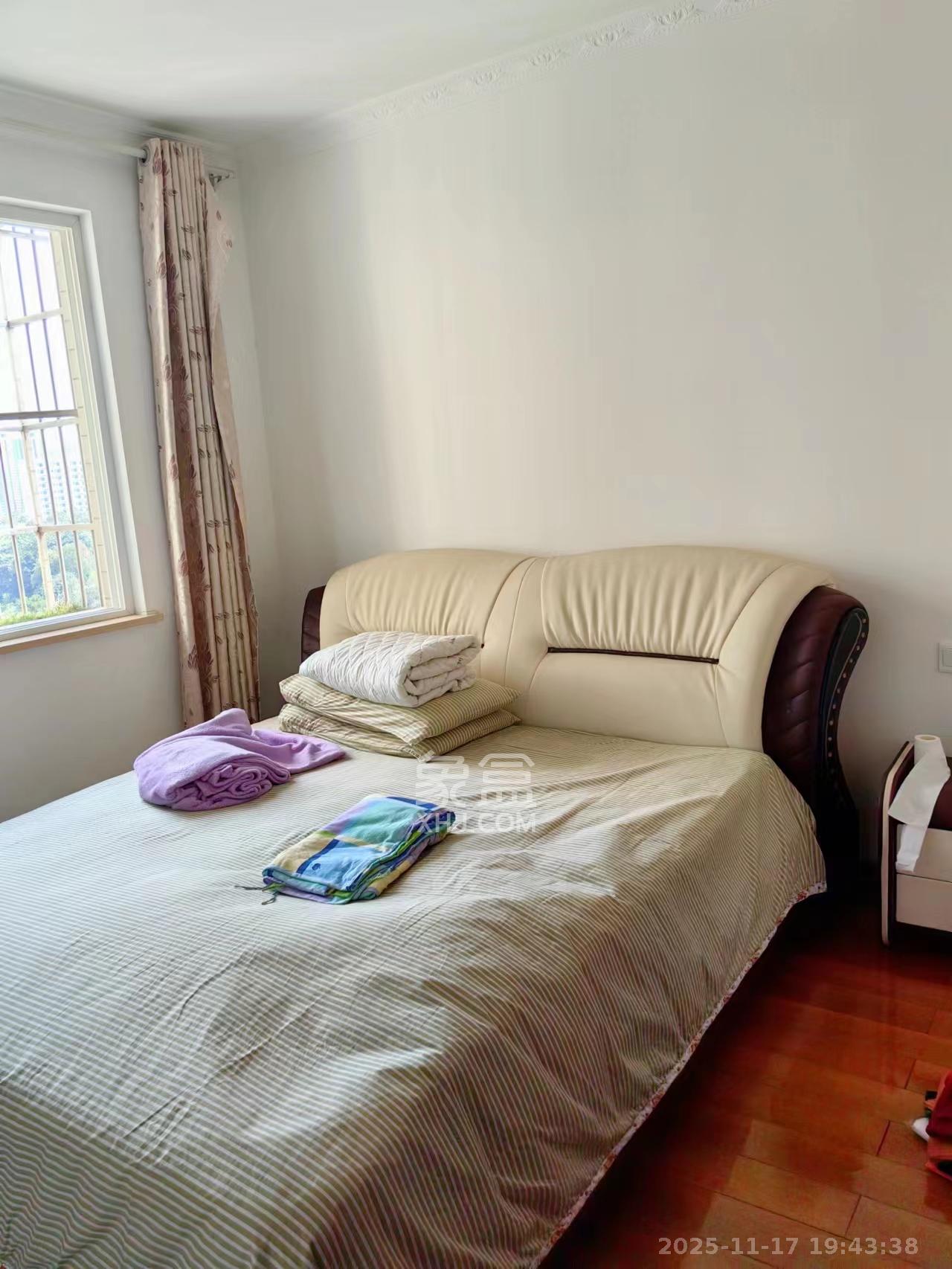 麓谷锦和园  3室2厅1卫    2300.0元/月室内图