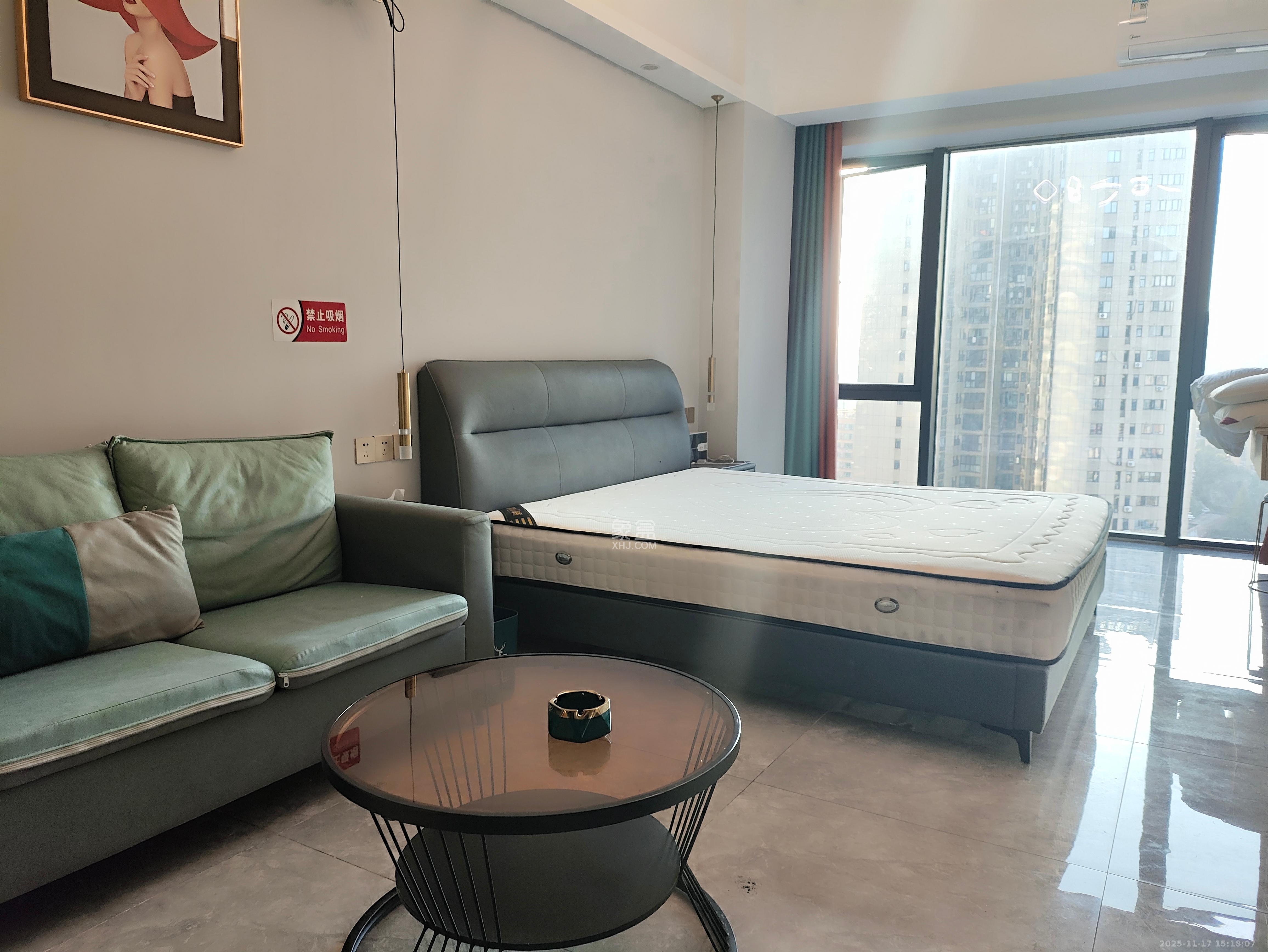 万润时光里  1室1厅1卫    1500.0元/月室内图