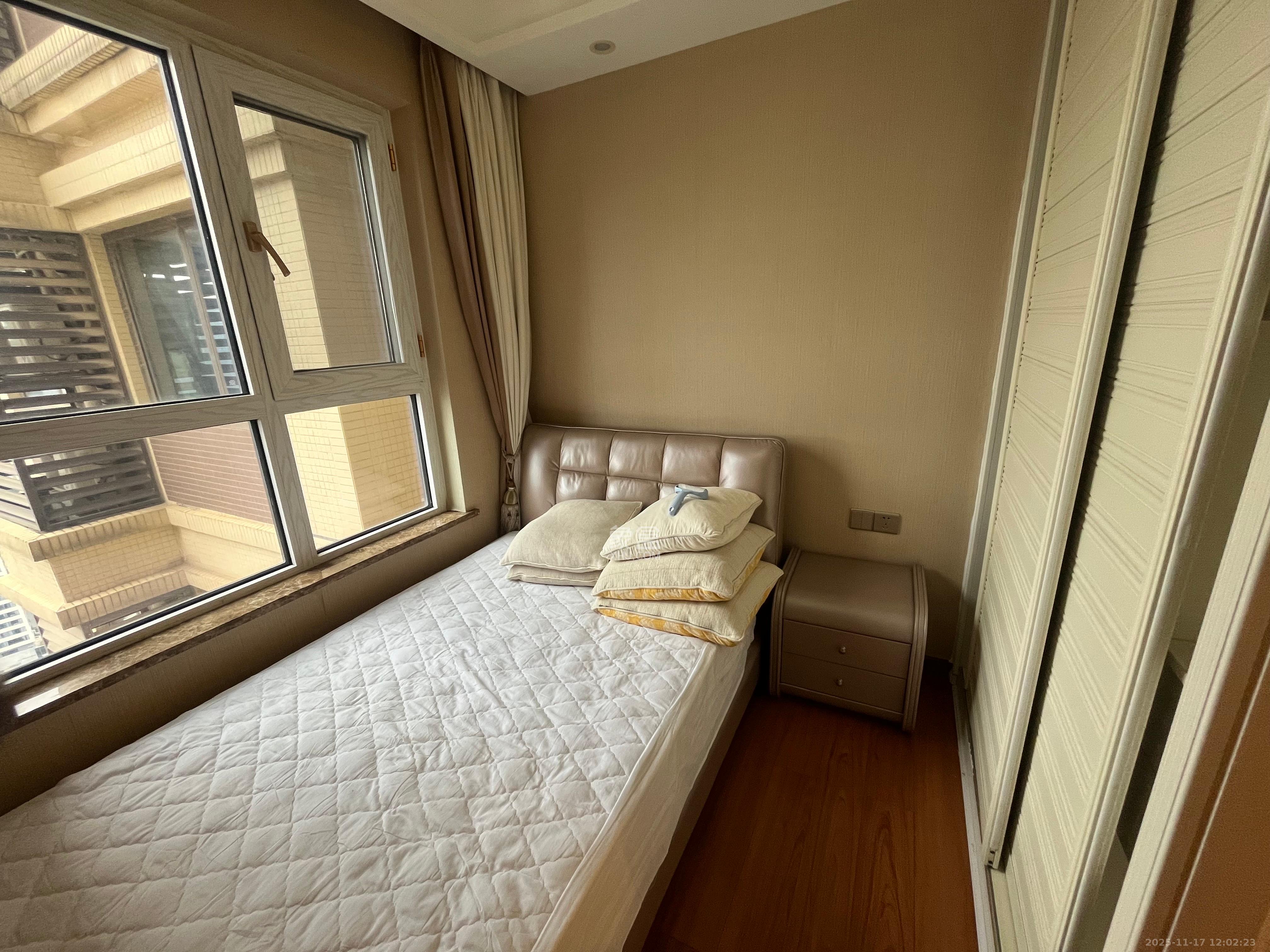 保利西海岸B区  2室2厅1卫    3500.0元/月室内图