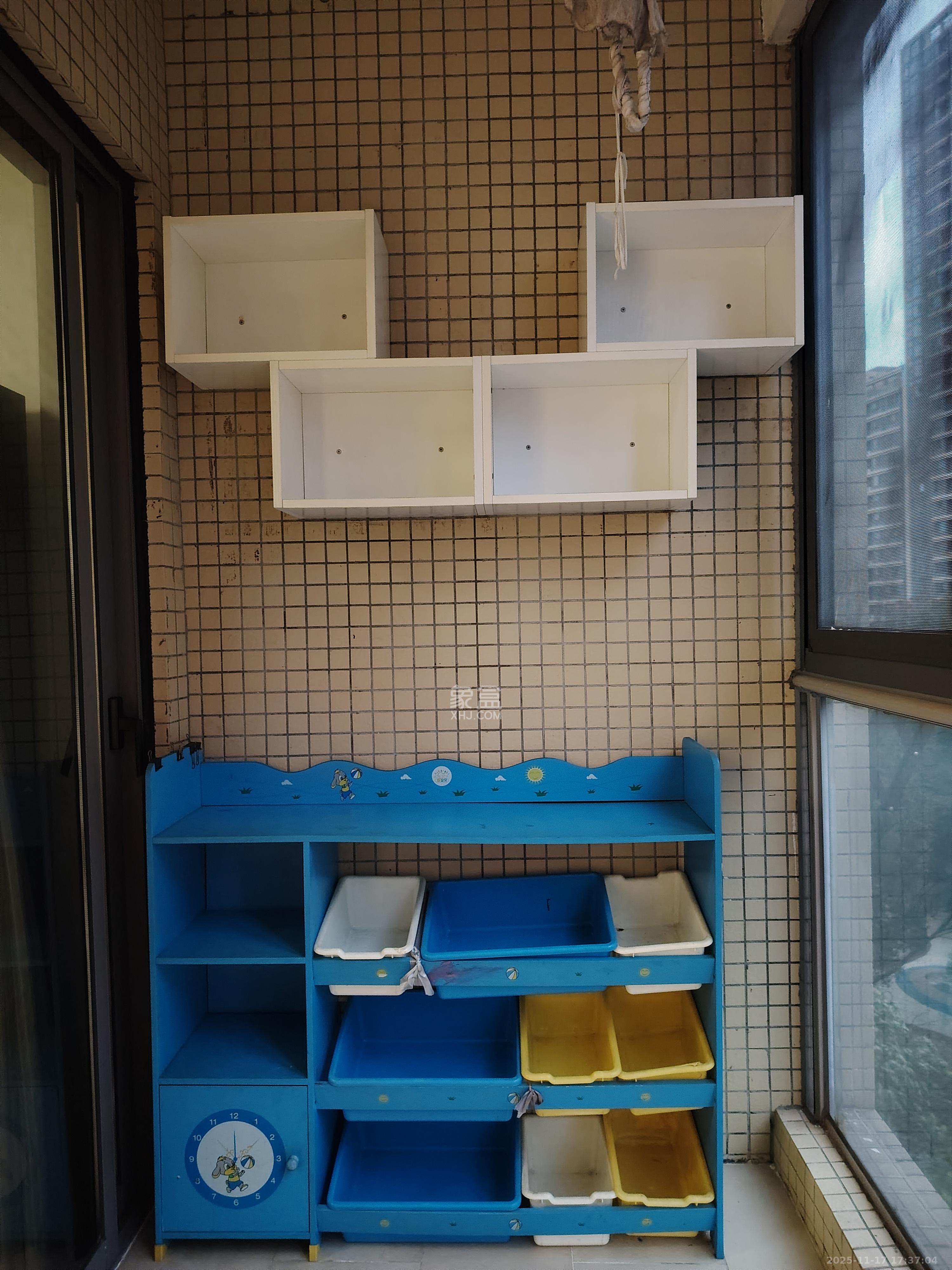 珠江花城四期花盛  1室2厅1卫    2200.0元/月室内图