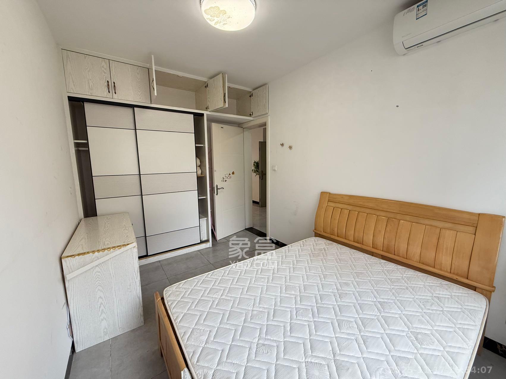 怡海星城  2室2厅1卫    1500.0元/月室内图