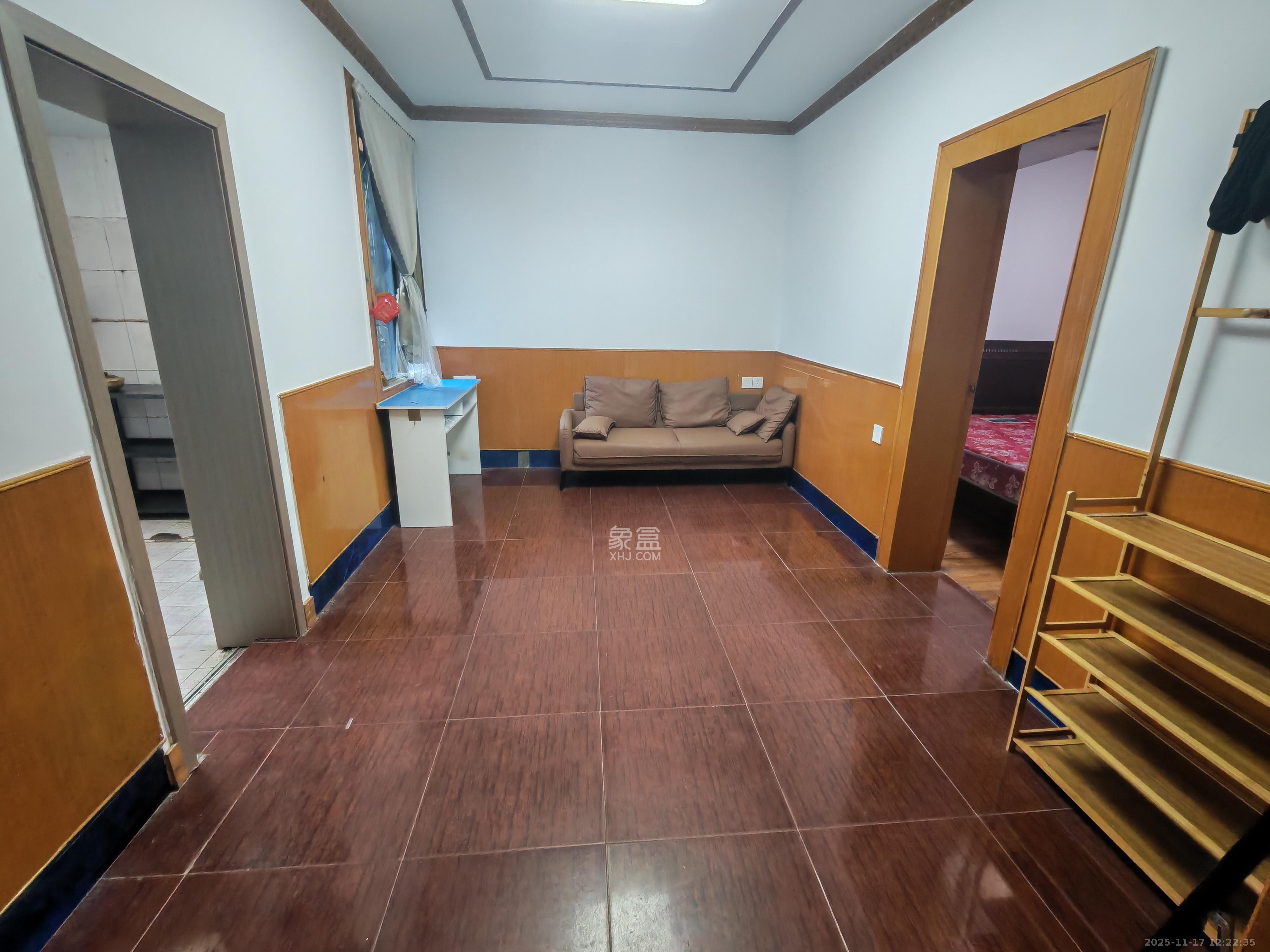 解放四村石子冲  1室1厅1卫    1200.0元/月