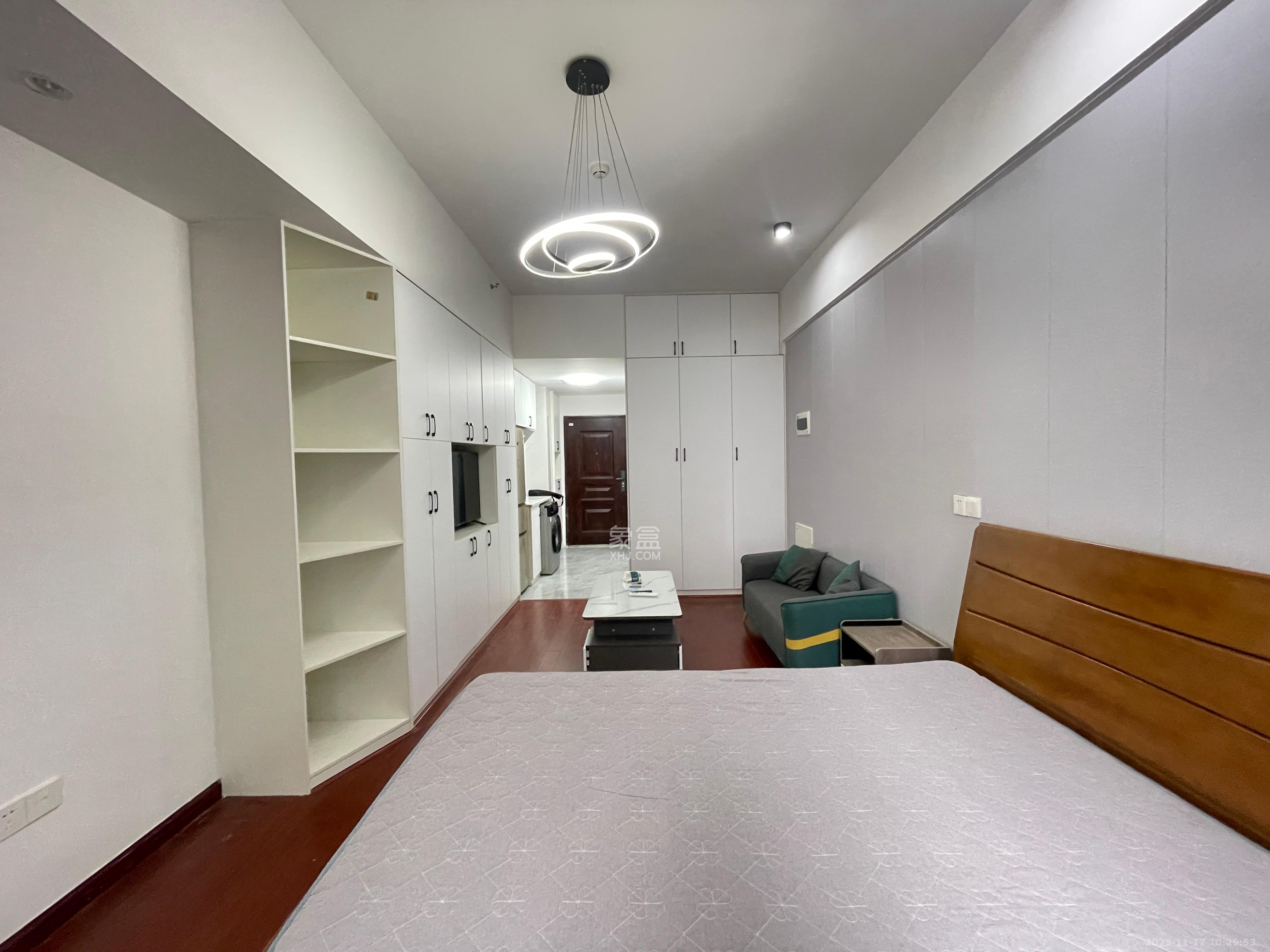 万润时光里 1室1厅1卫 1700.0元/月 万润时光里 1室1厅1卫 1700.0元/月室内图