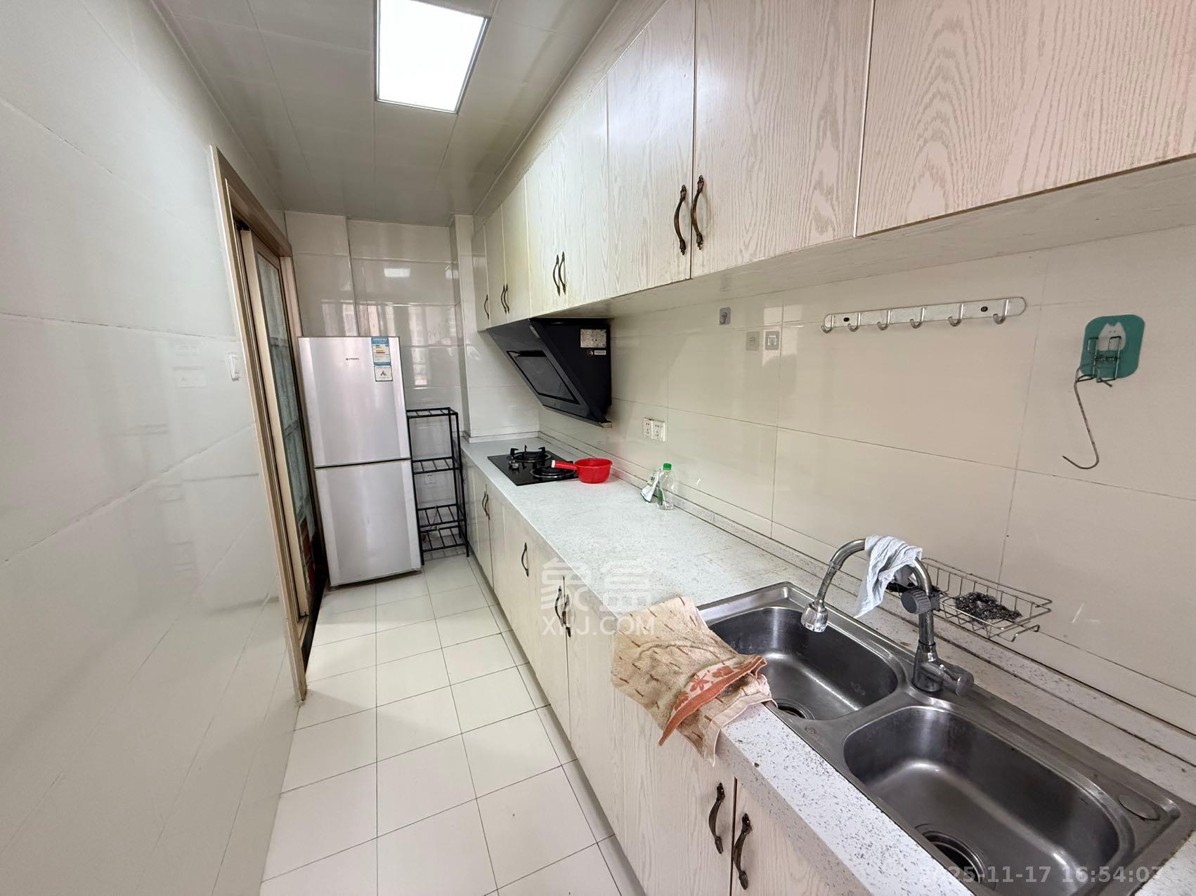 怡海星城  2室2厅1卫    1500.0元/月室内图