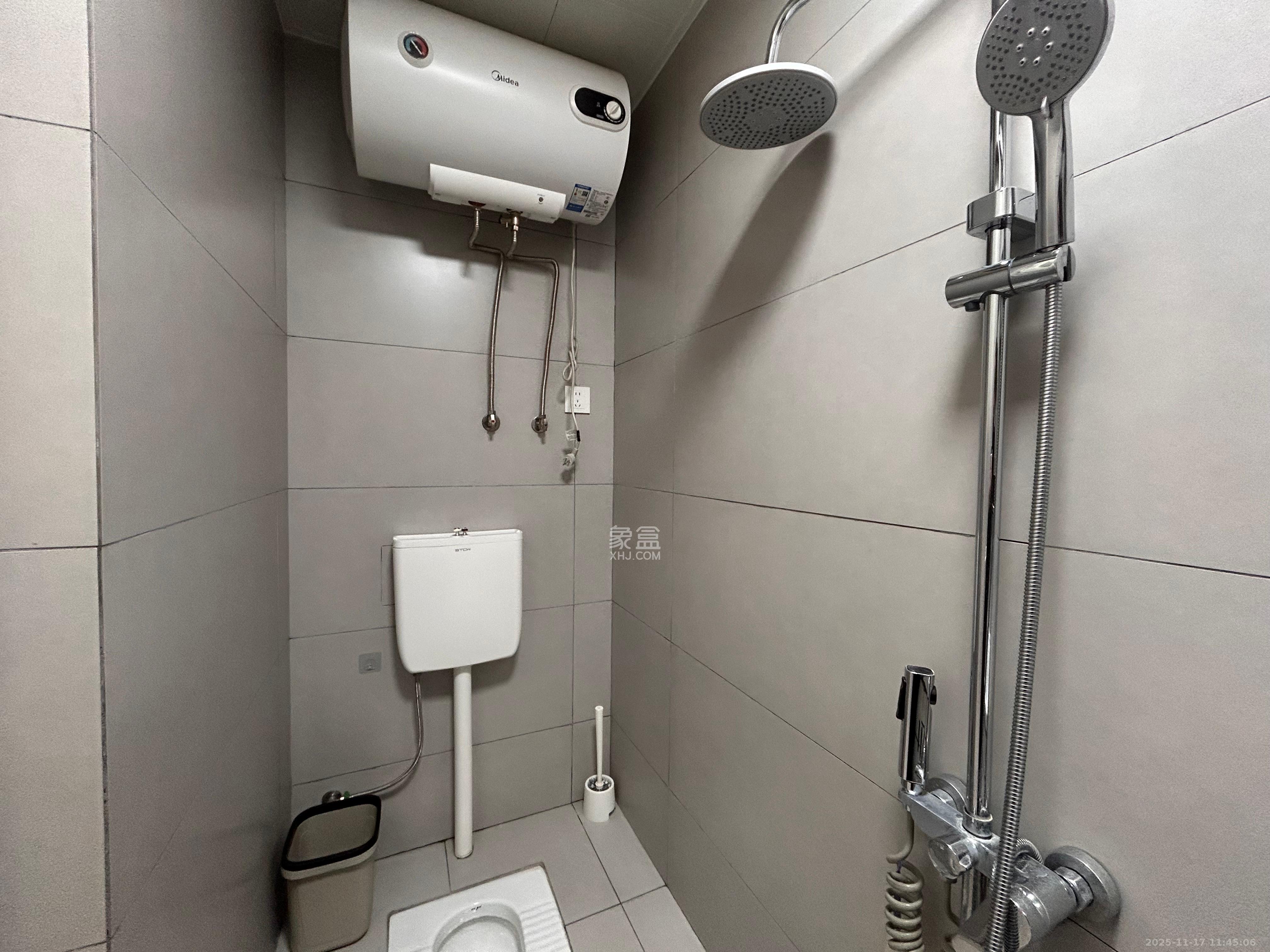 保利天禧EF区 1室1厅1卫 1550.0元/月 保利天禧EF区 1室1厅1卫 1550.0元/月室内图