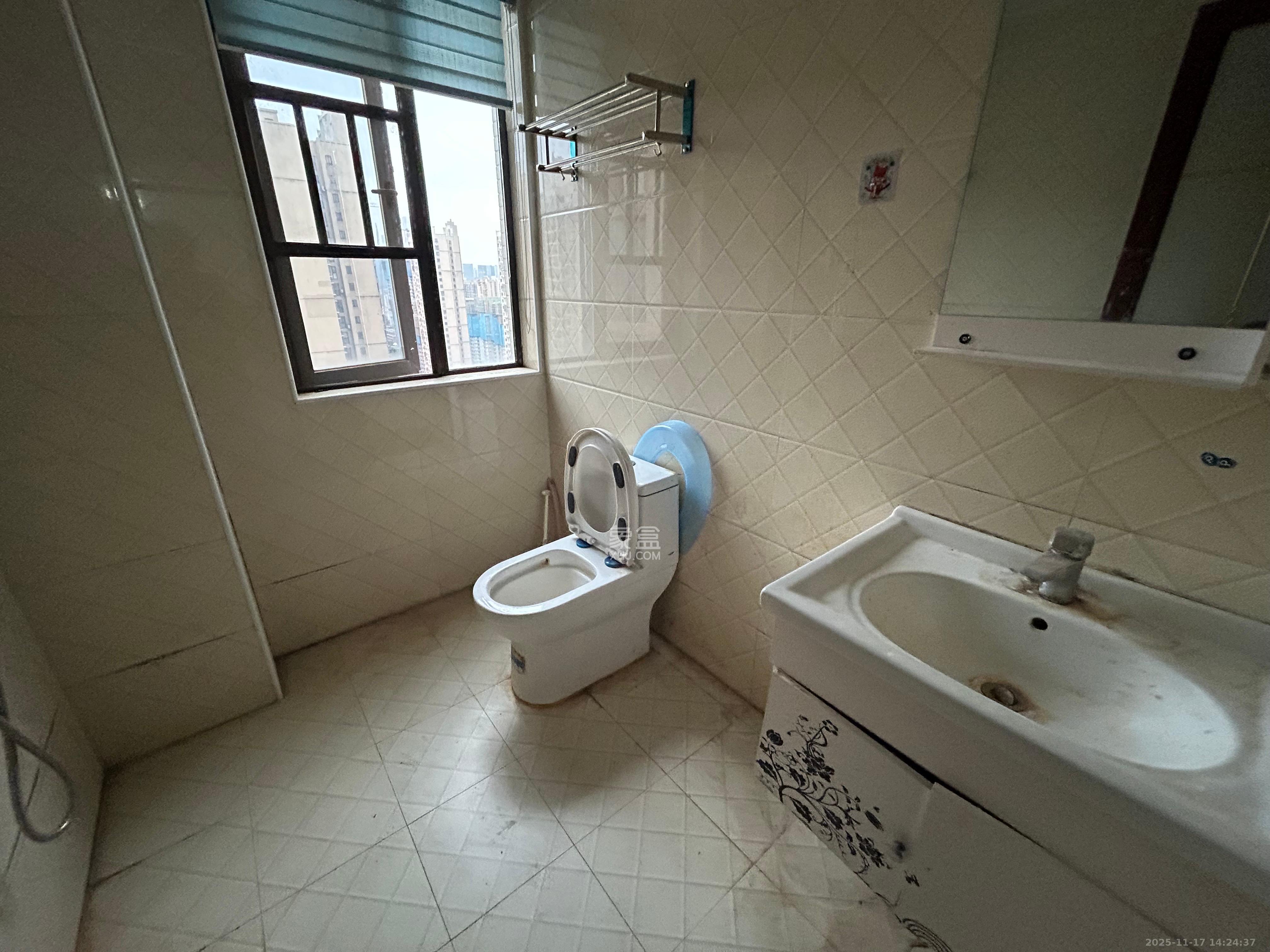 钰龙天下二期（钰龙佳园）  3室2厅2卫    2500.0元/月室内图