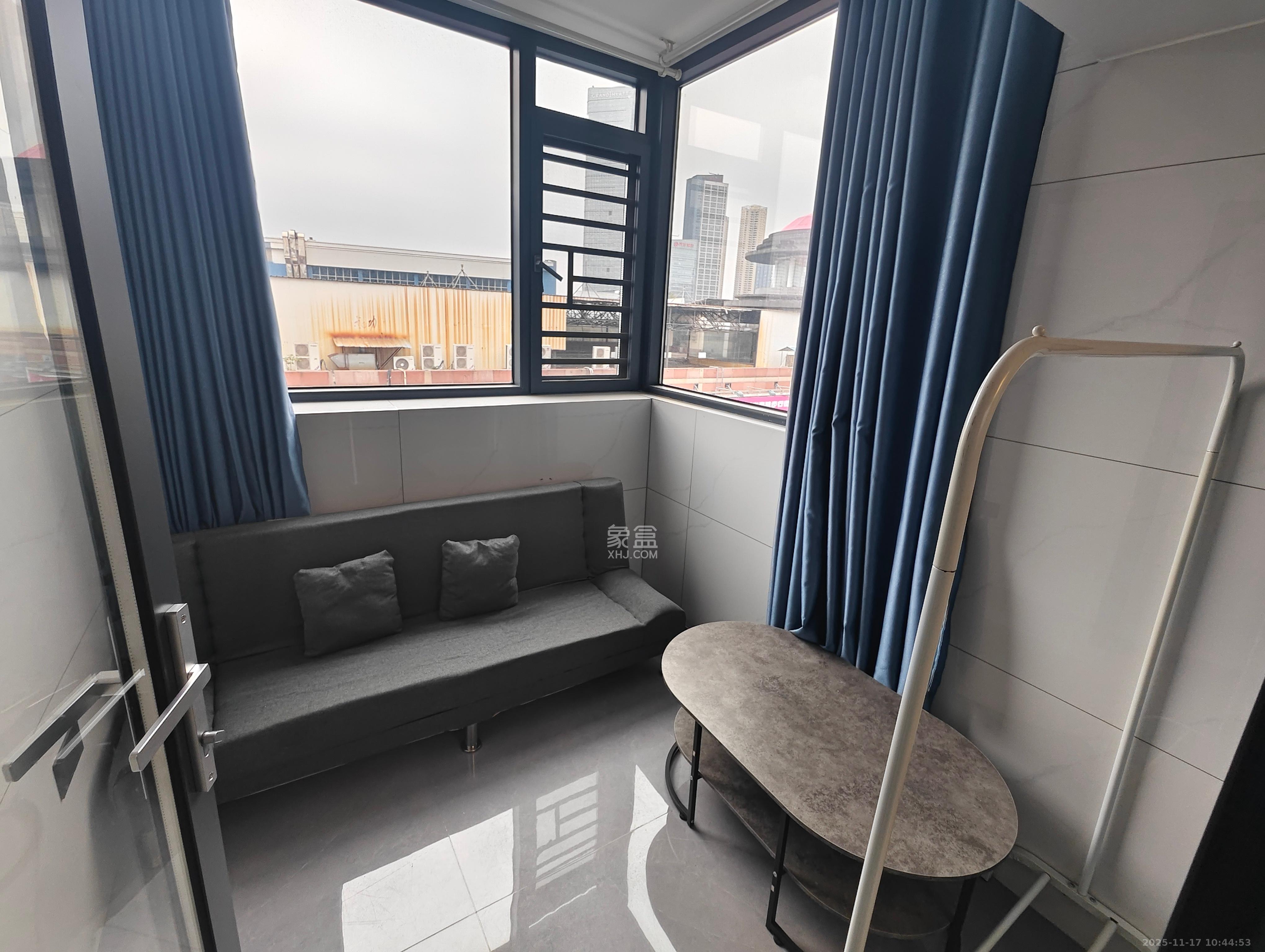 新国际(森和大厦) 1室1厅1卫 2300.0元/月 新国际(森和大厦) 1室1厅1卫 2300.0元/月室内图