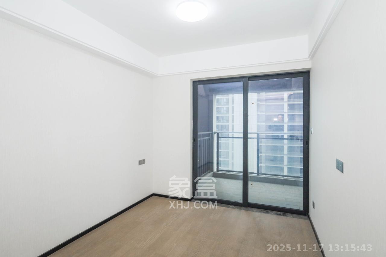 中海麓山境南区  4室2厅2卫    2800.0元/月室内图