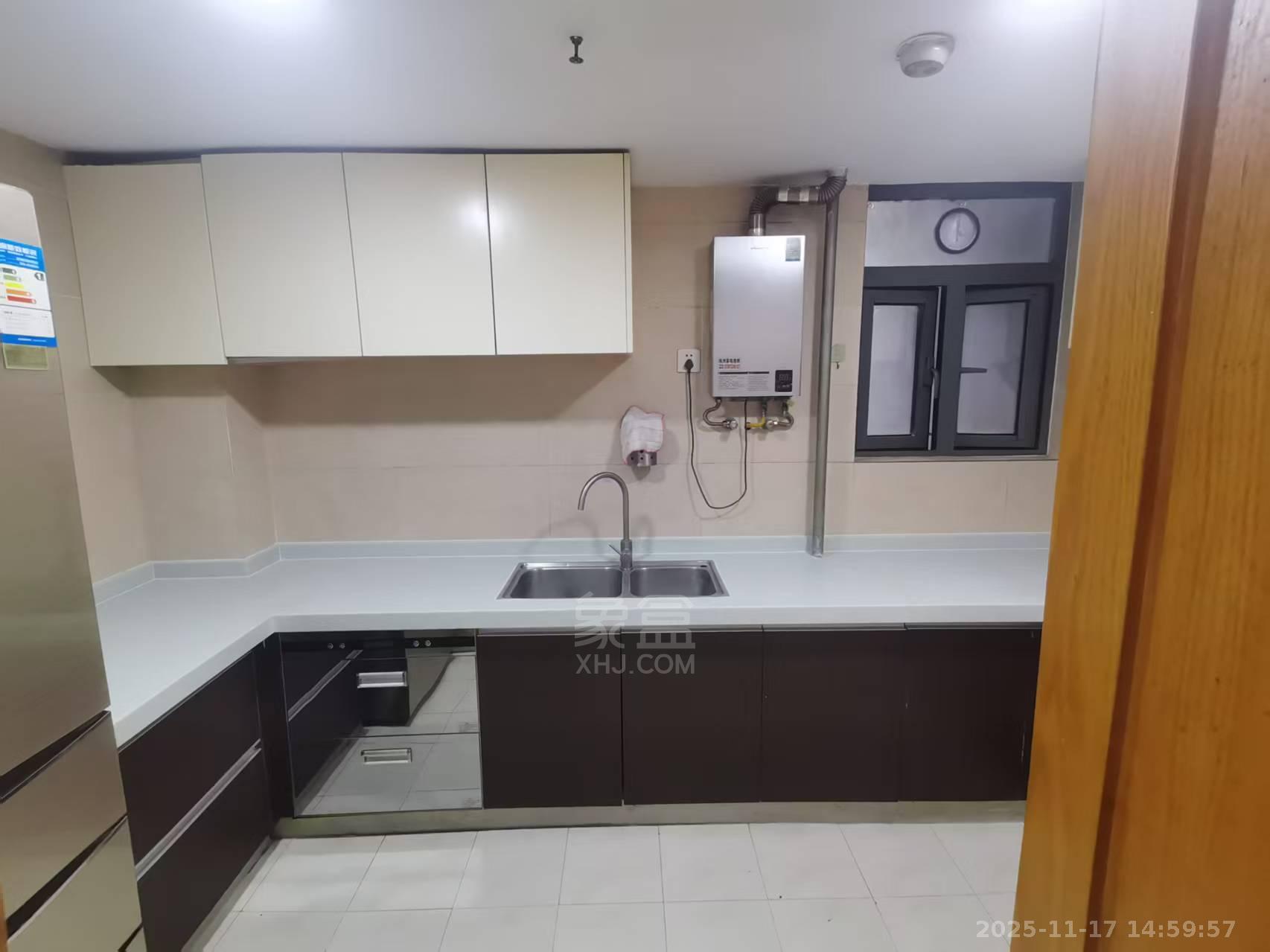 大汉希尔顿 3室2厅2卫 3500.0元/月 大汉希尔顿 3室2厅2卫 3500.0元/月室内图