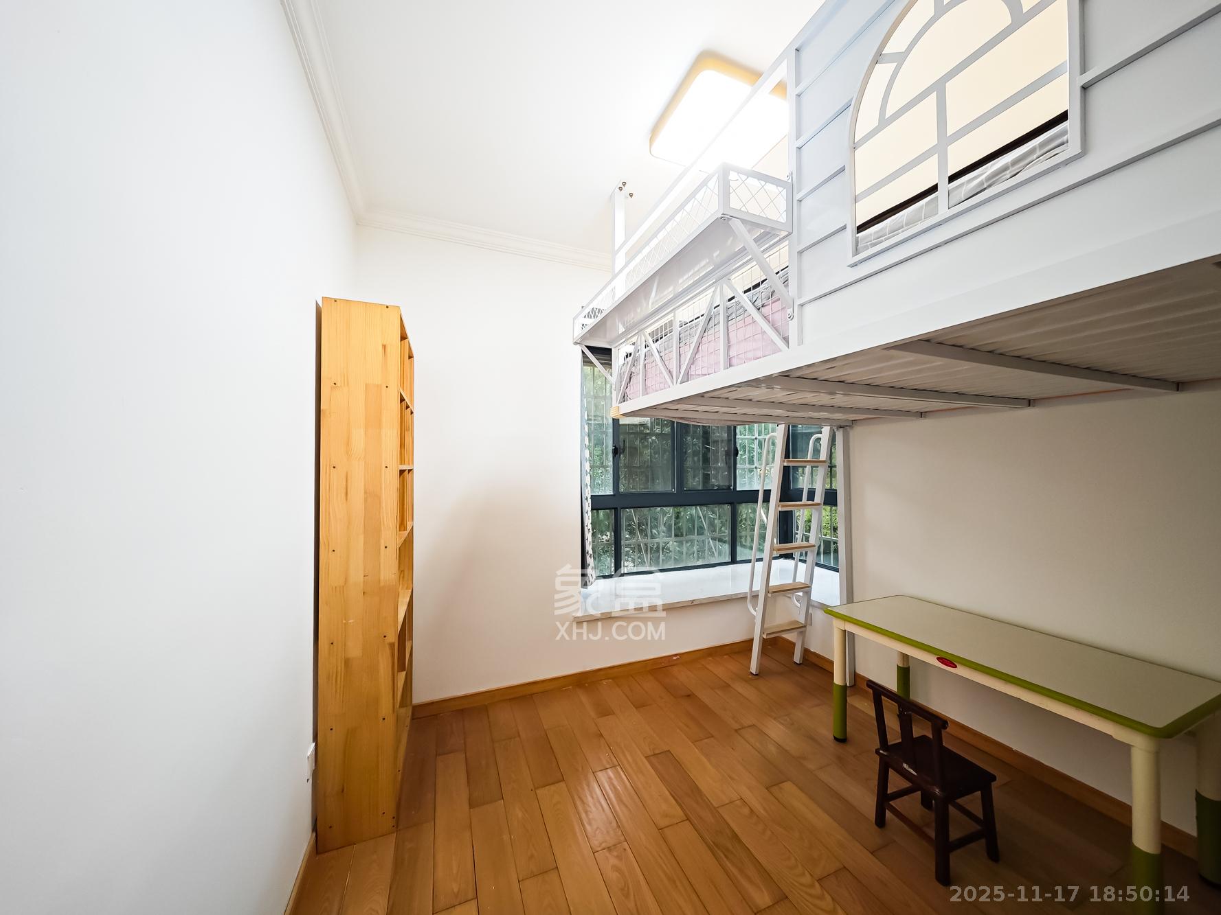 山语城一期  1室2厅2卫    86.8万卧室