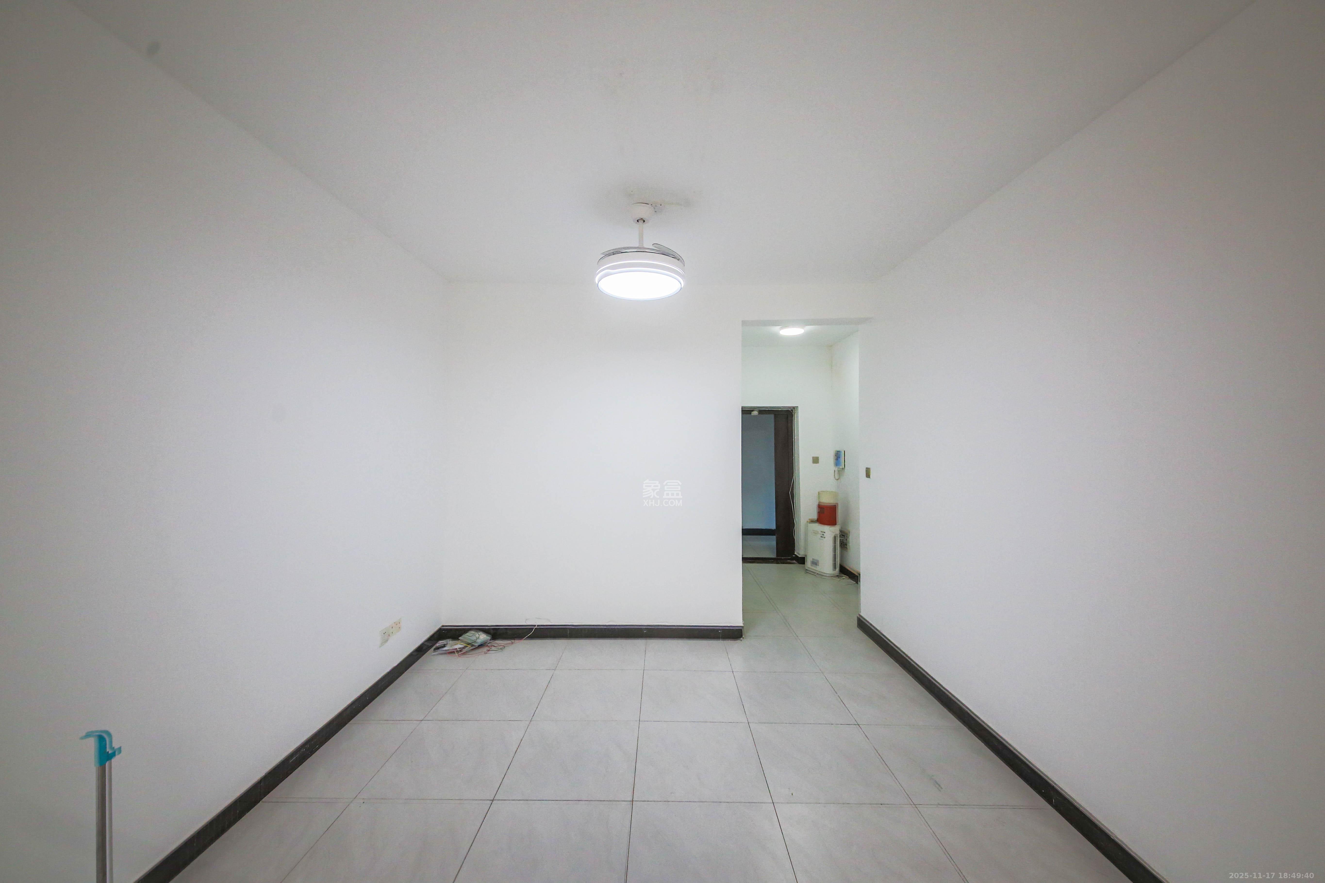 BOBO天下城(CTA财富中心) 3室2厅1卫 110.0万 BOBO天下城(CTA财富中心) 3室2厅1卫 110.0万客厅