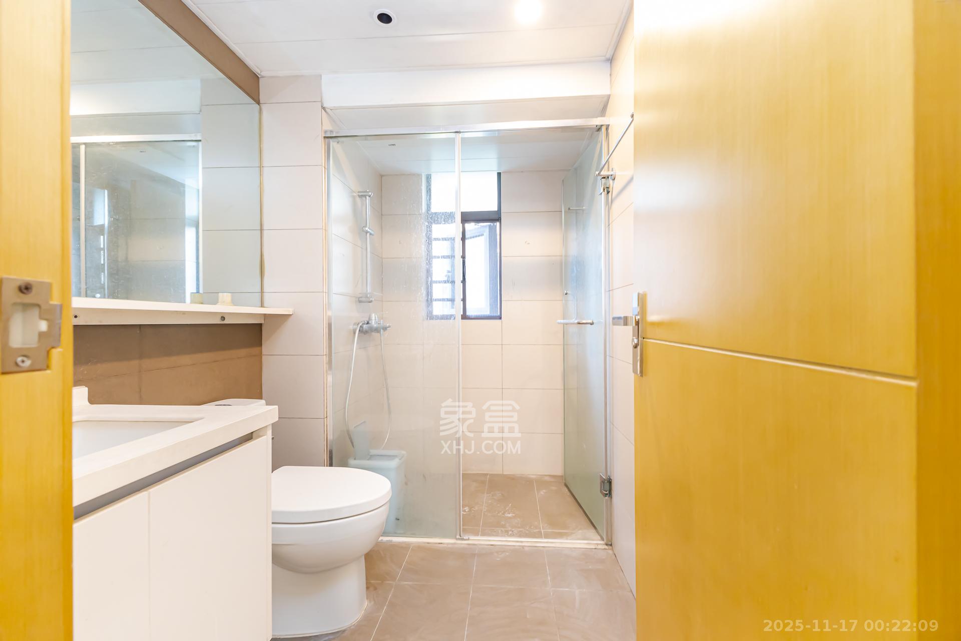 时代倾城四期  3室2厅2卫    78.0万卫生间