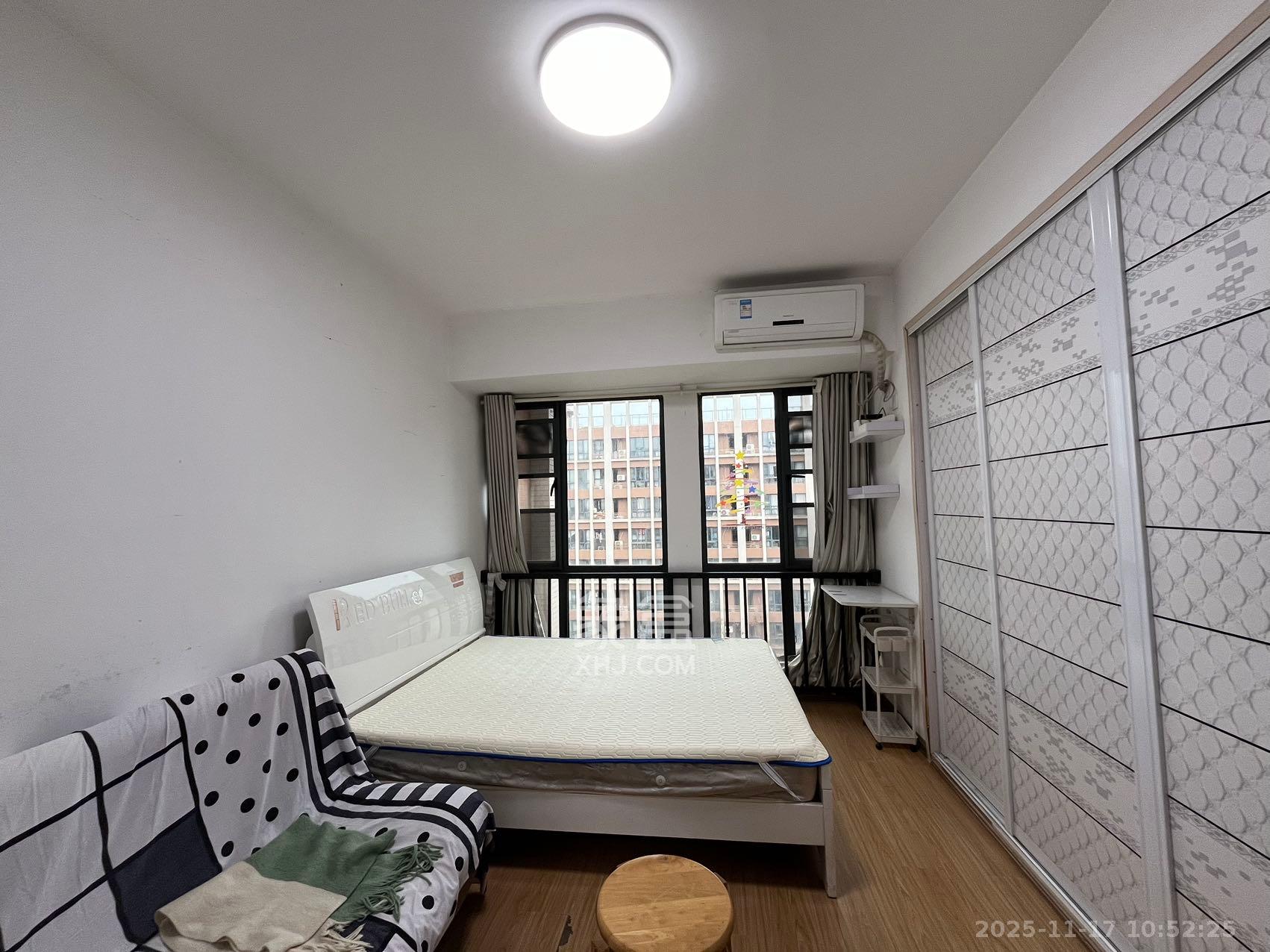 中建芙蓉工社  1室1厅1卫    1300.0元/月