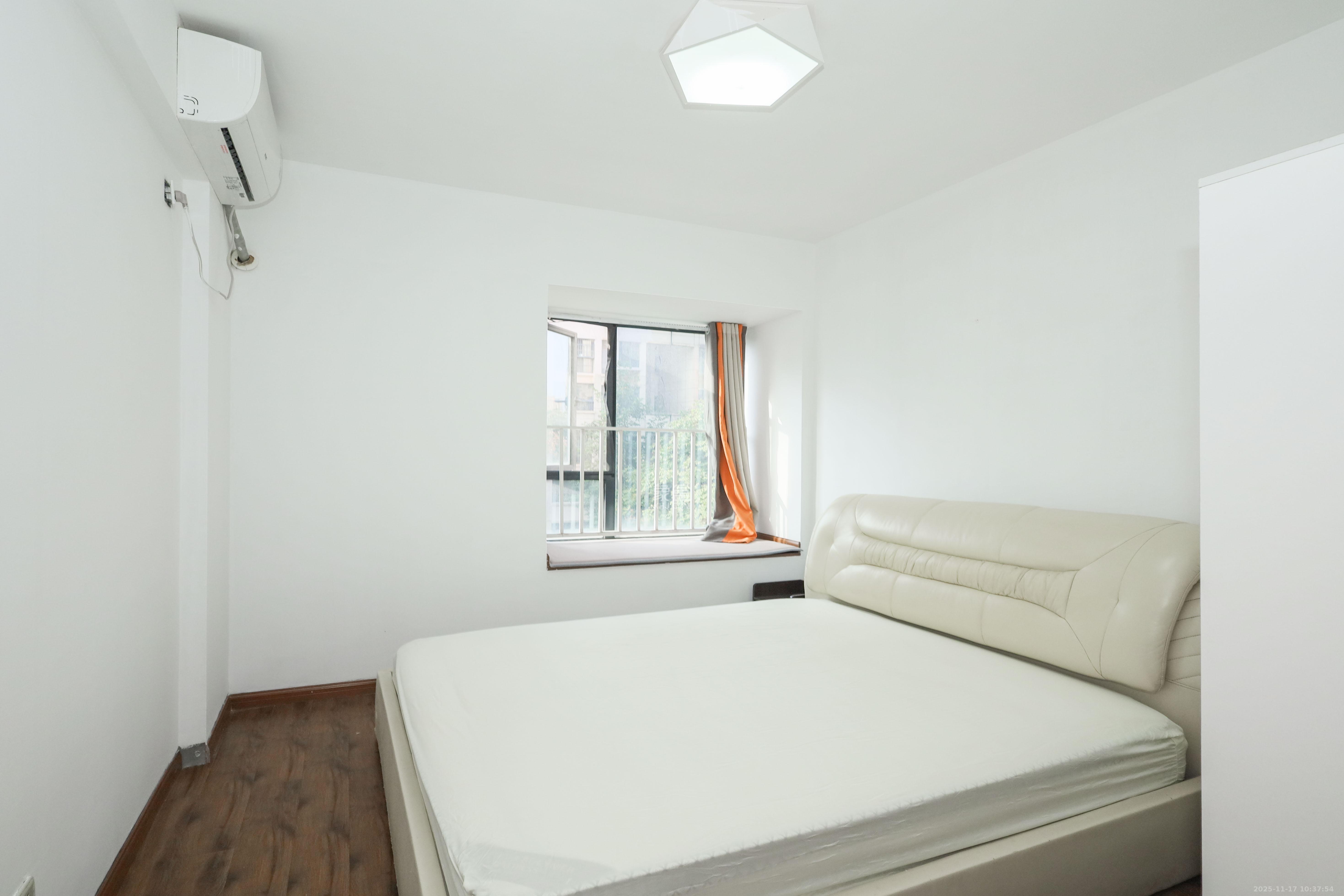 保利麓谷林语A区  2室2厅1卫    2100.0元/月室内图