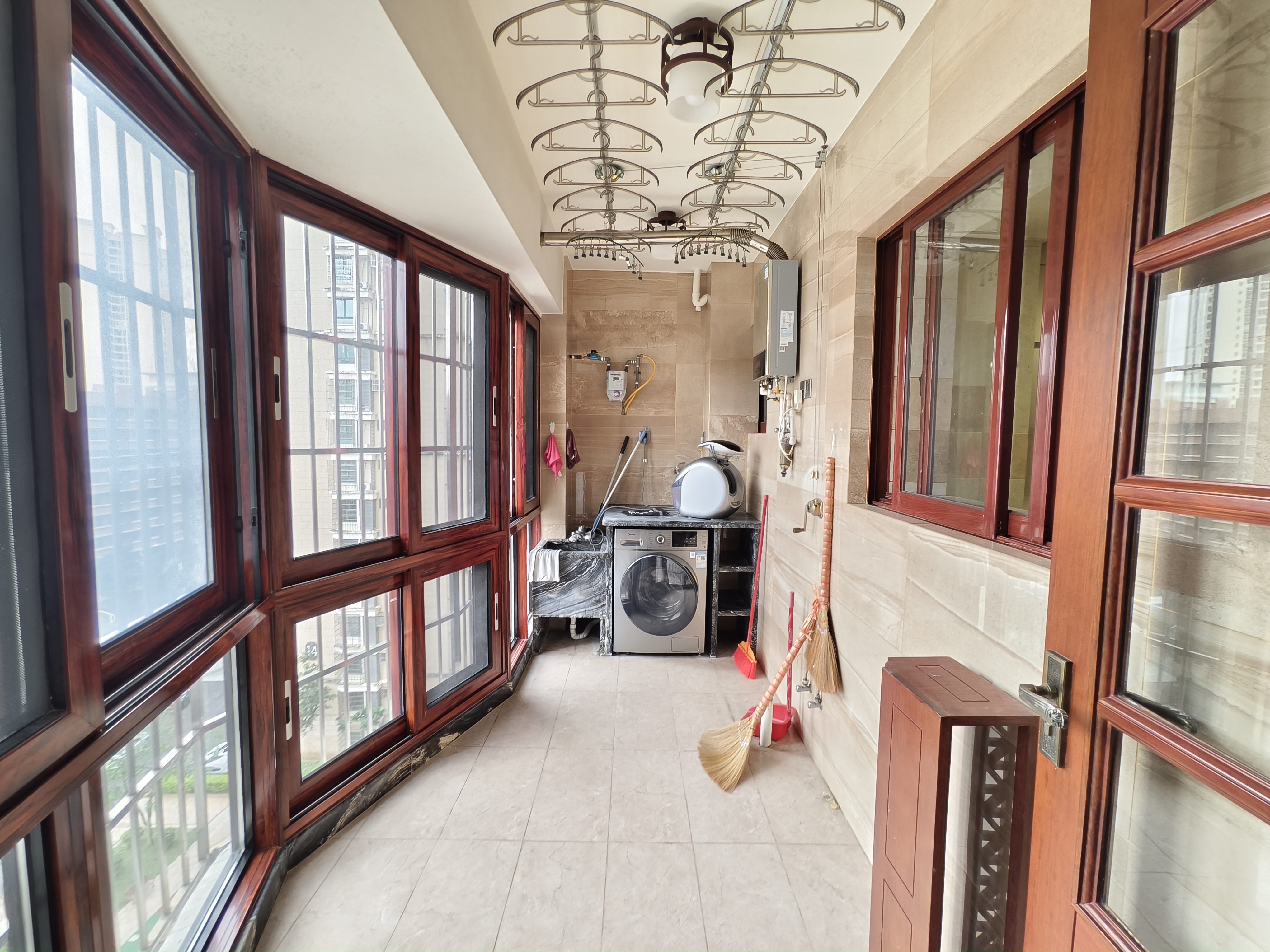 国兴城(C区) 4室2厅2卫 4800.0元/月 国兴城(C区) 4室2厅2卫 4800.0元/月室内图