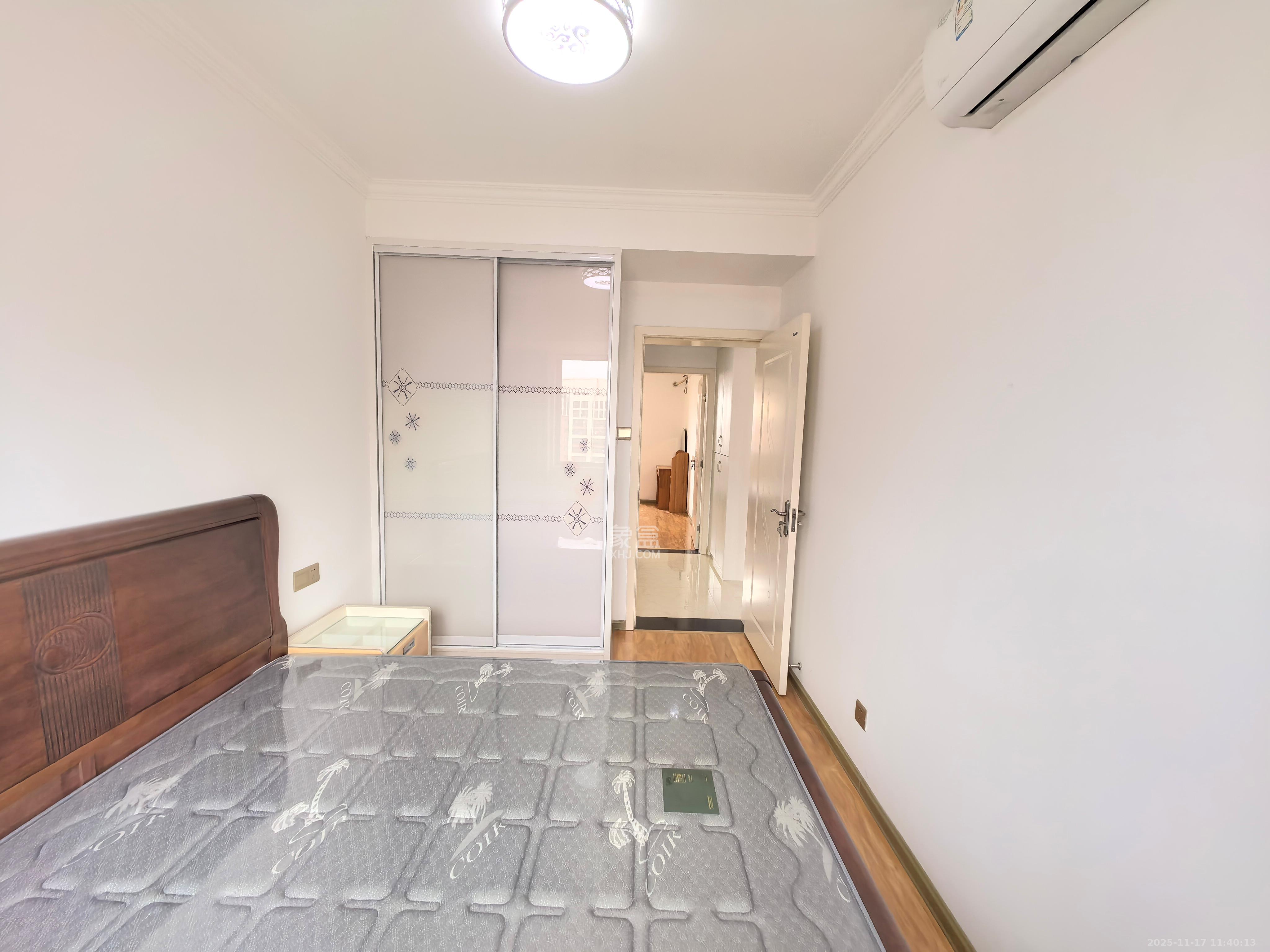 新城国际花都  3室2厅1卫    1800.0元/月室内图