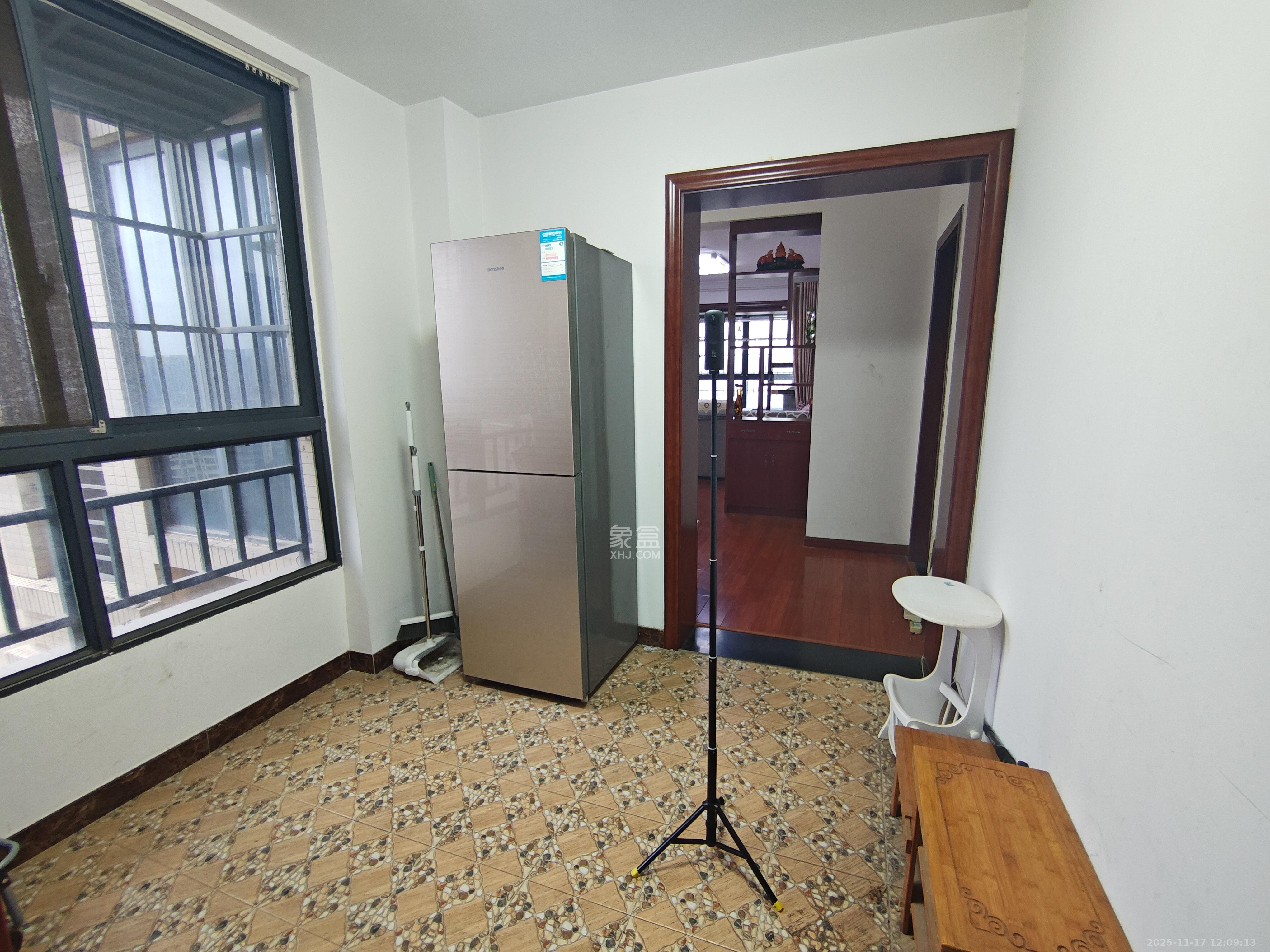 保利麓谷林语B区  3室2厅1卫    2300.0元/月室内图