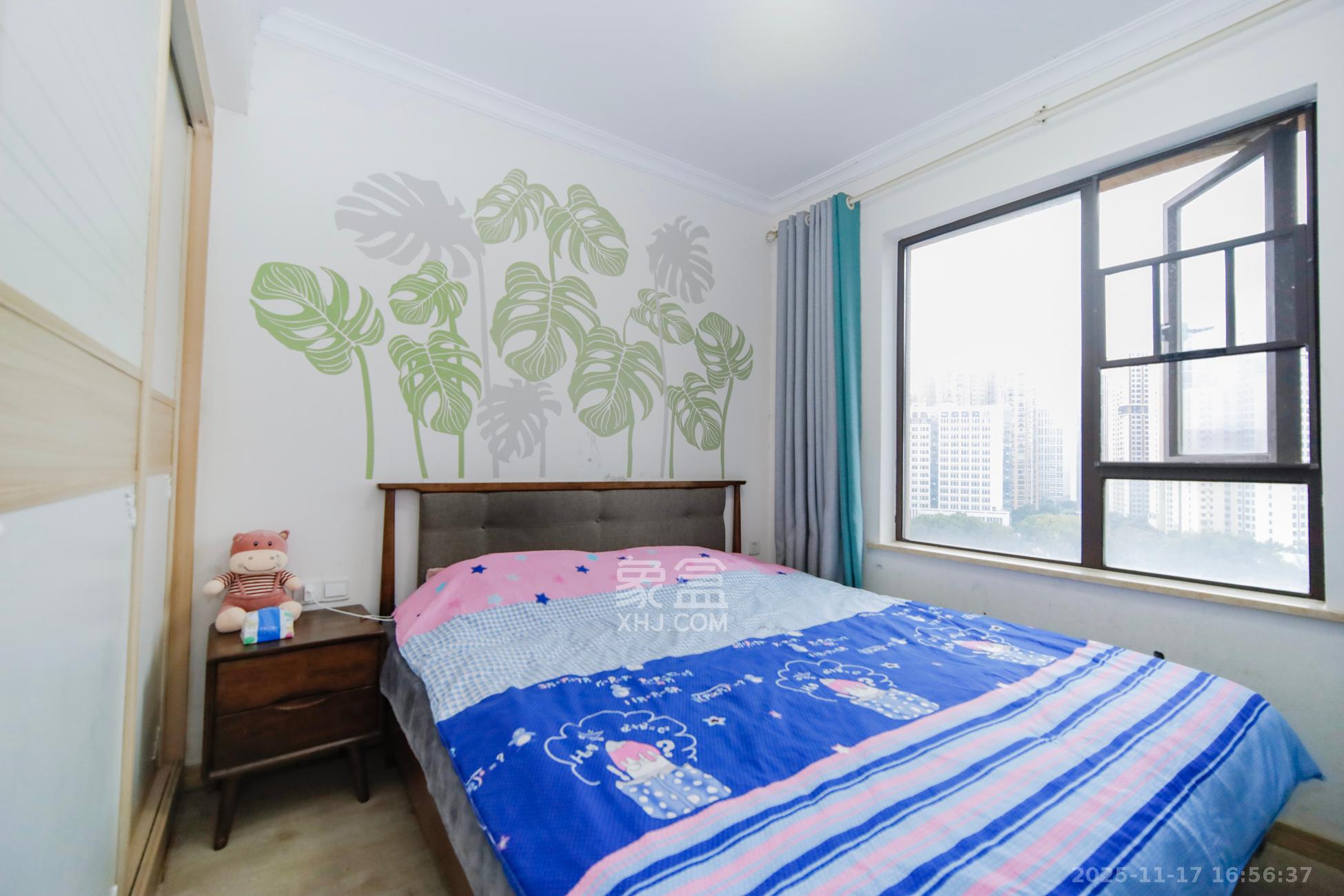 五江天街南区  3室2厅1卫    86.0万卧室