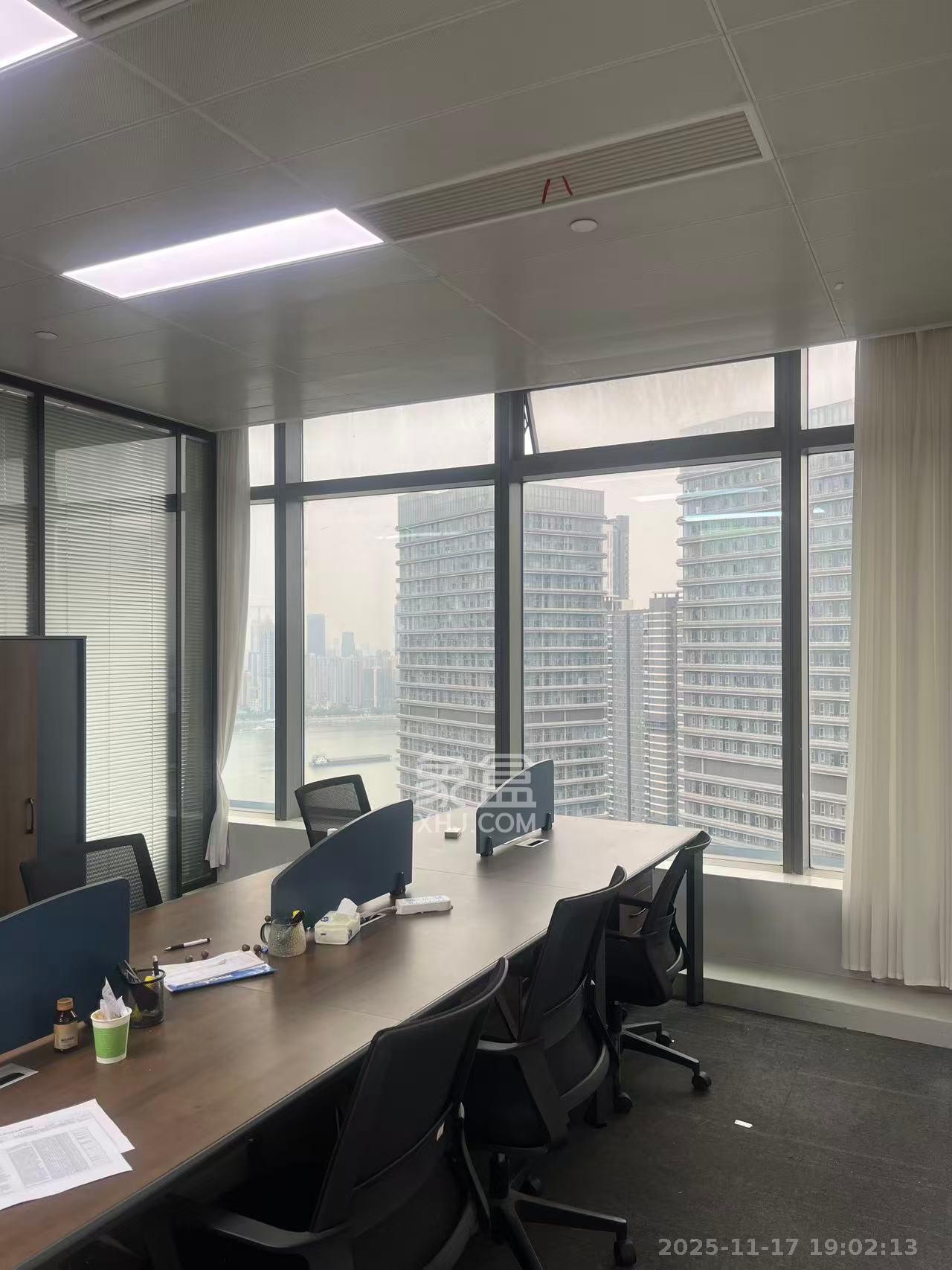 世茂铂曼 5室2厅3卫 25000.0元/月 世茂铂曼 5室2厅3卫 25000.0元/月室内图