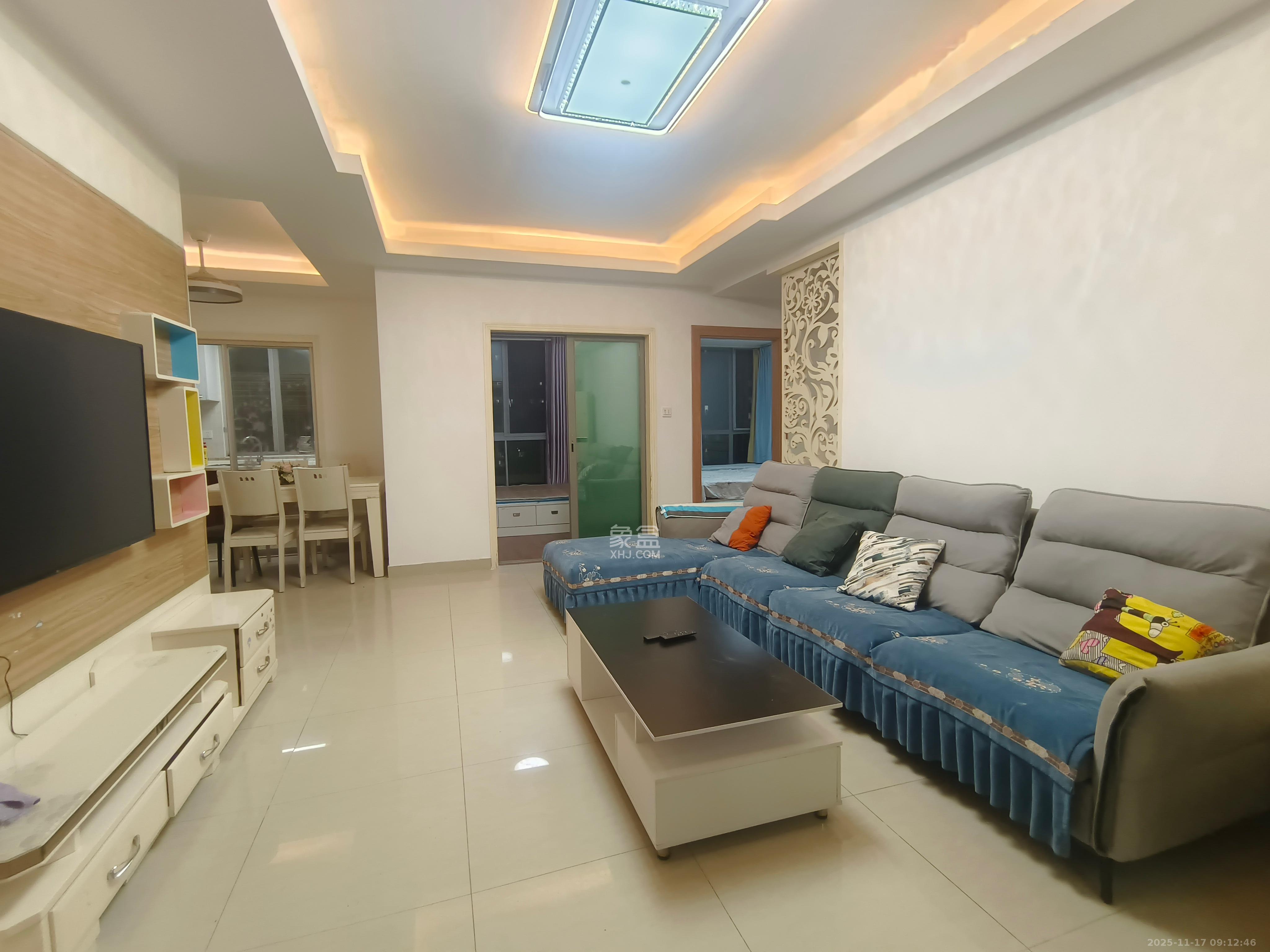 新城新世界一二三期  3室2厅1卫    2600.0元/月室内图