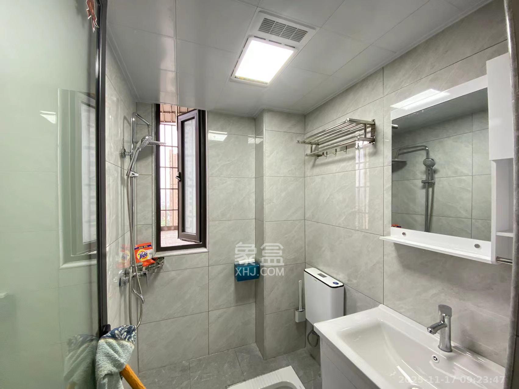 东合新苑  2室2厅1卫    2000.0元/月室内图