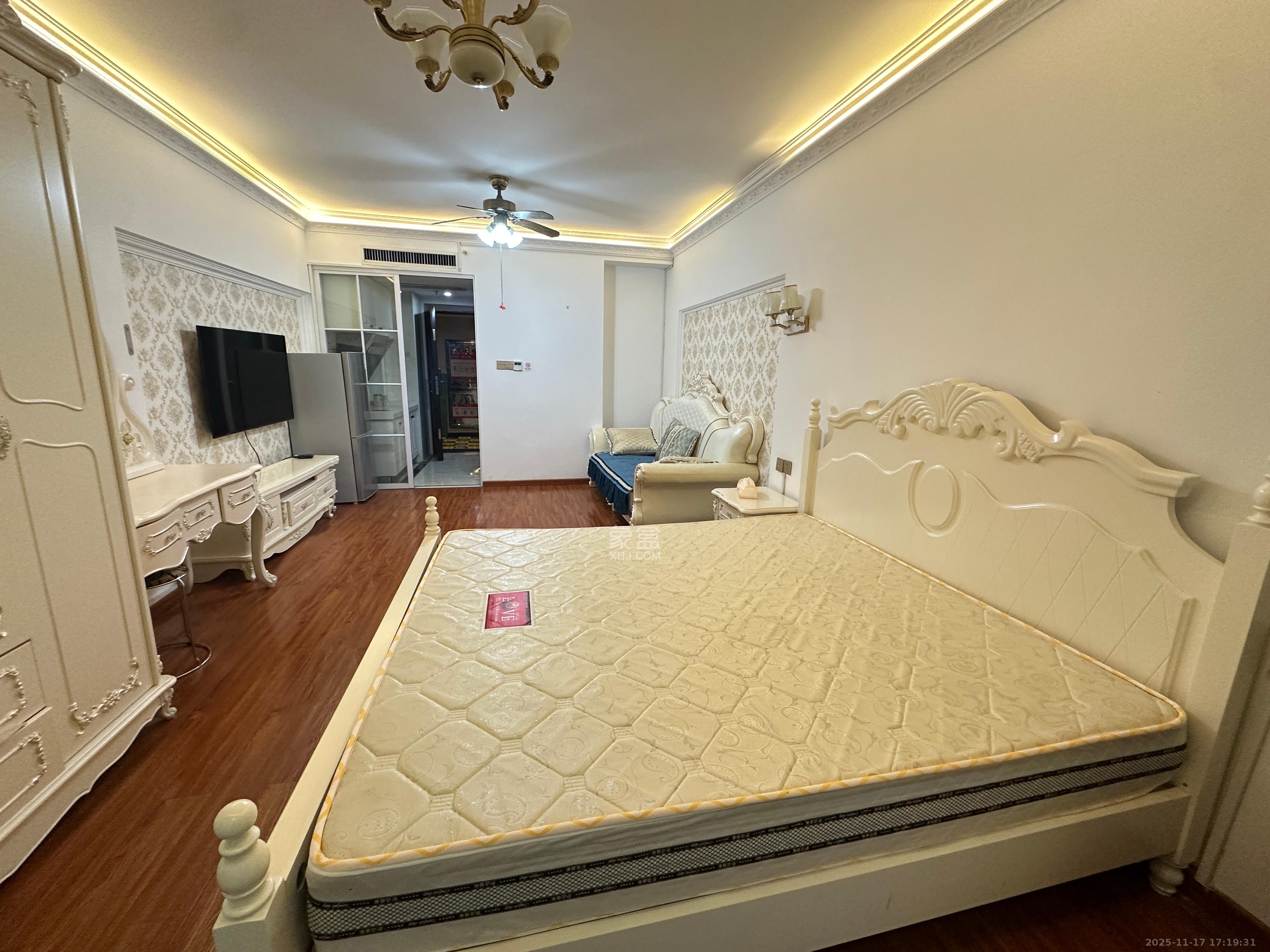 保利国际广场 1室1厅1卫 2000.0元/月 保利国际广场 1室1厅1卫 2000.0元/月室内图