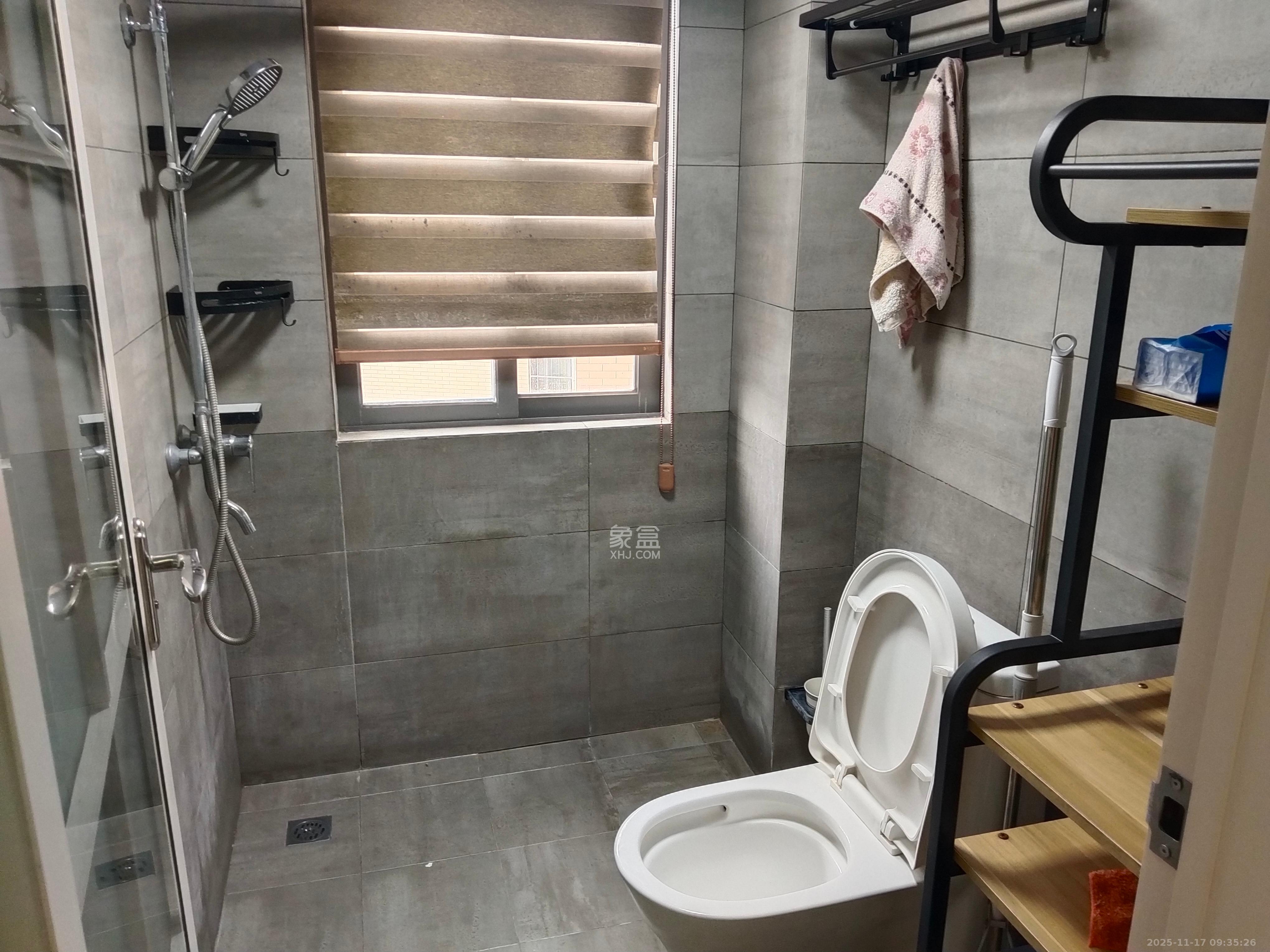 鑫远御文台一期  2室2厅1卫    2200.0元/月室内图