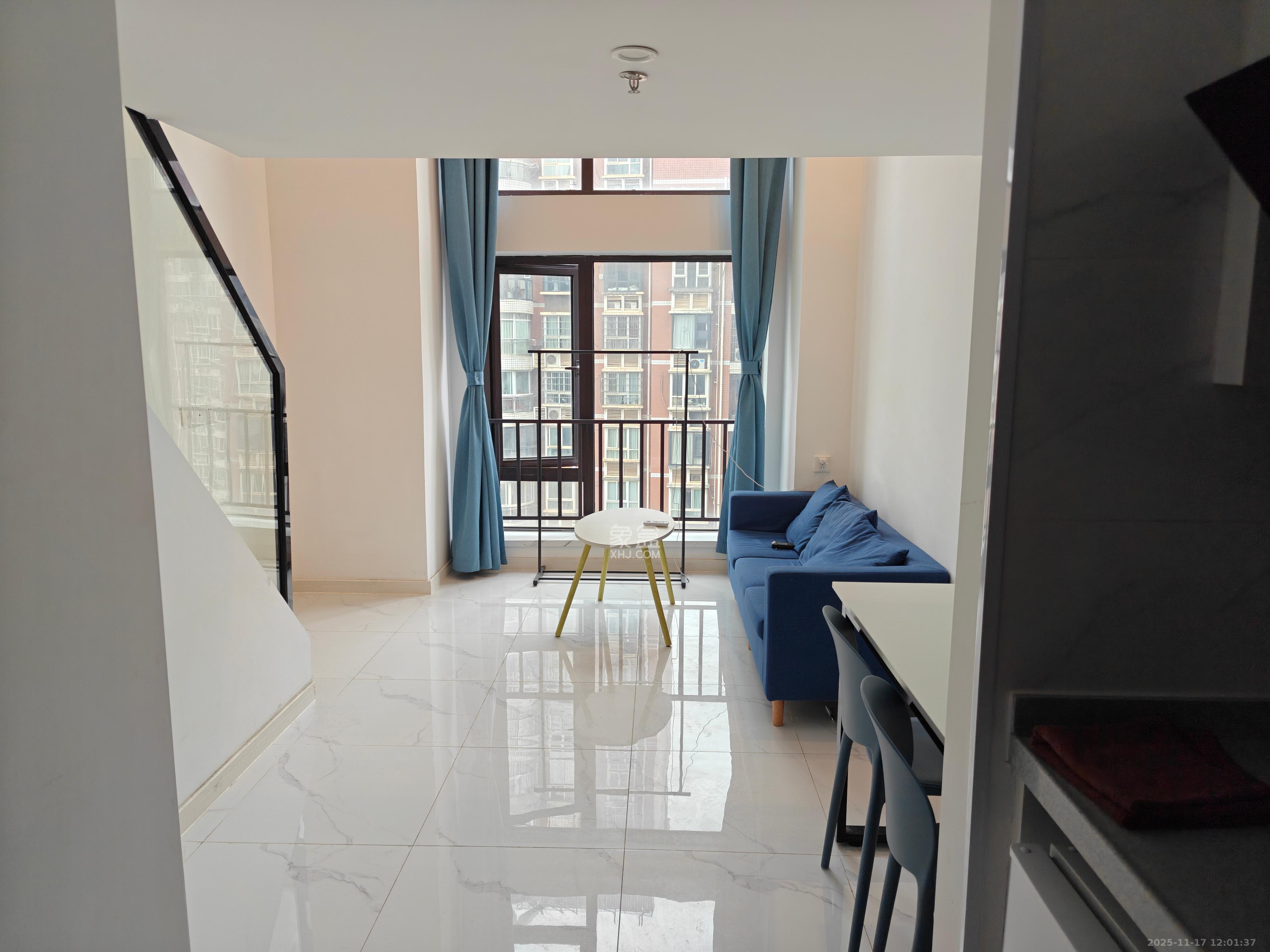 卓越江岸  2室1厅1卫    1900.0元/月室内图1