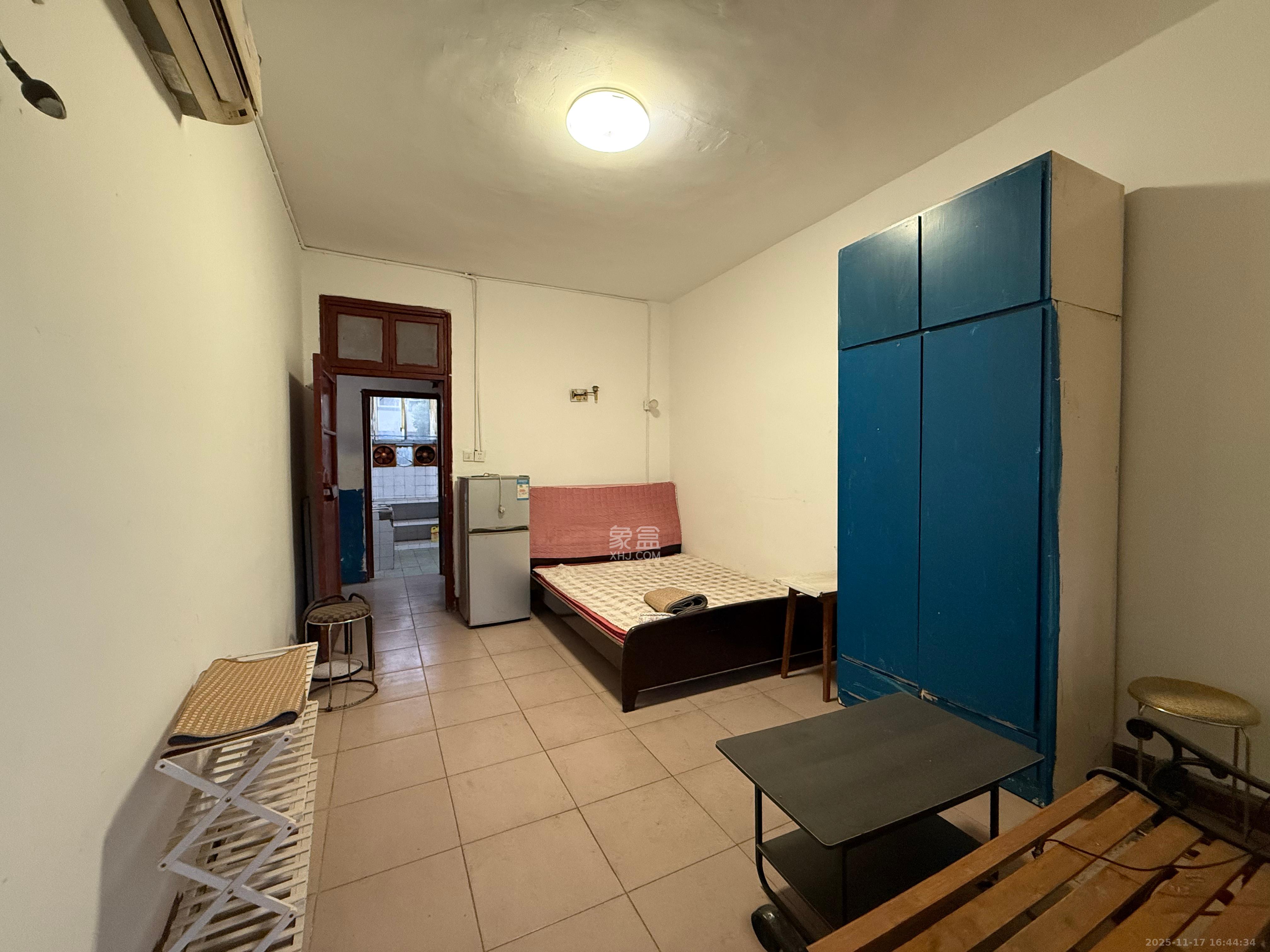 人民新村 3室1厅2卫 1500.0元/月 人民新村 3室1厅2卫 1500.0元/月室内图