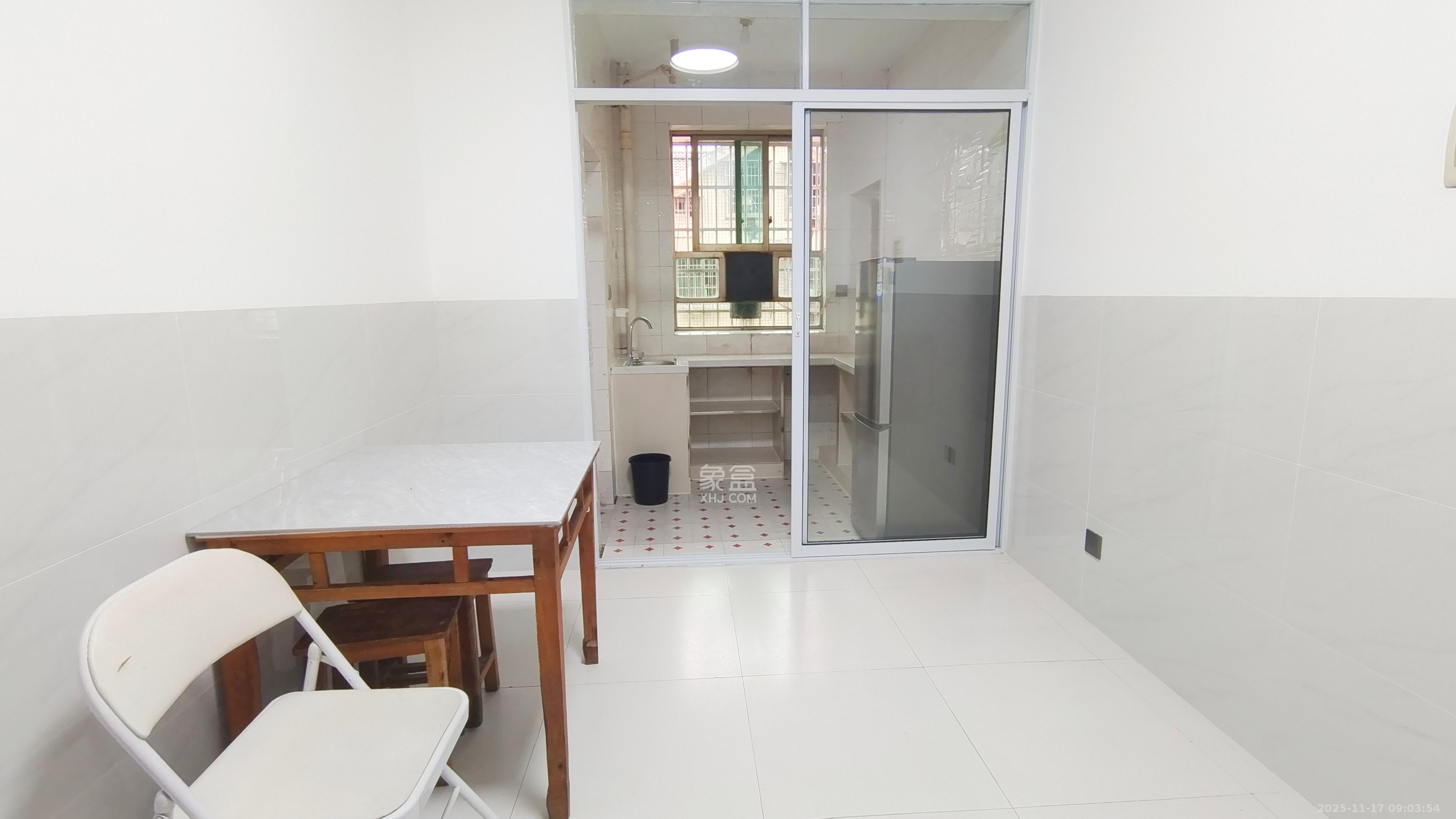 高岭小区  1室1厅1卫    1200.0元/月室内图