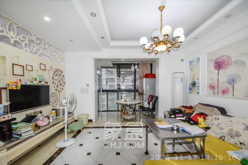 尊邸华庭 3室2厅1卫 2200.0元/月 尊邸华庭 3室2厅1卫 2200.0元/月室内图