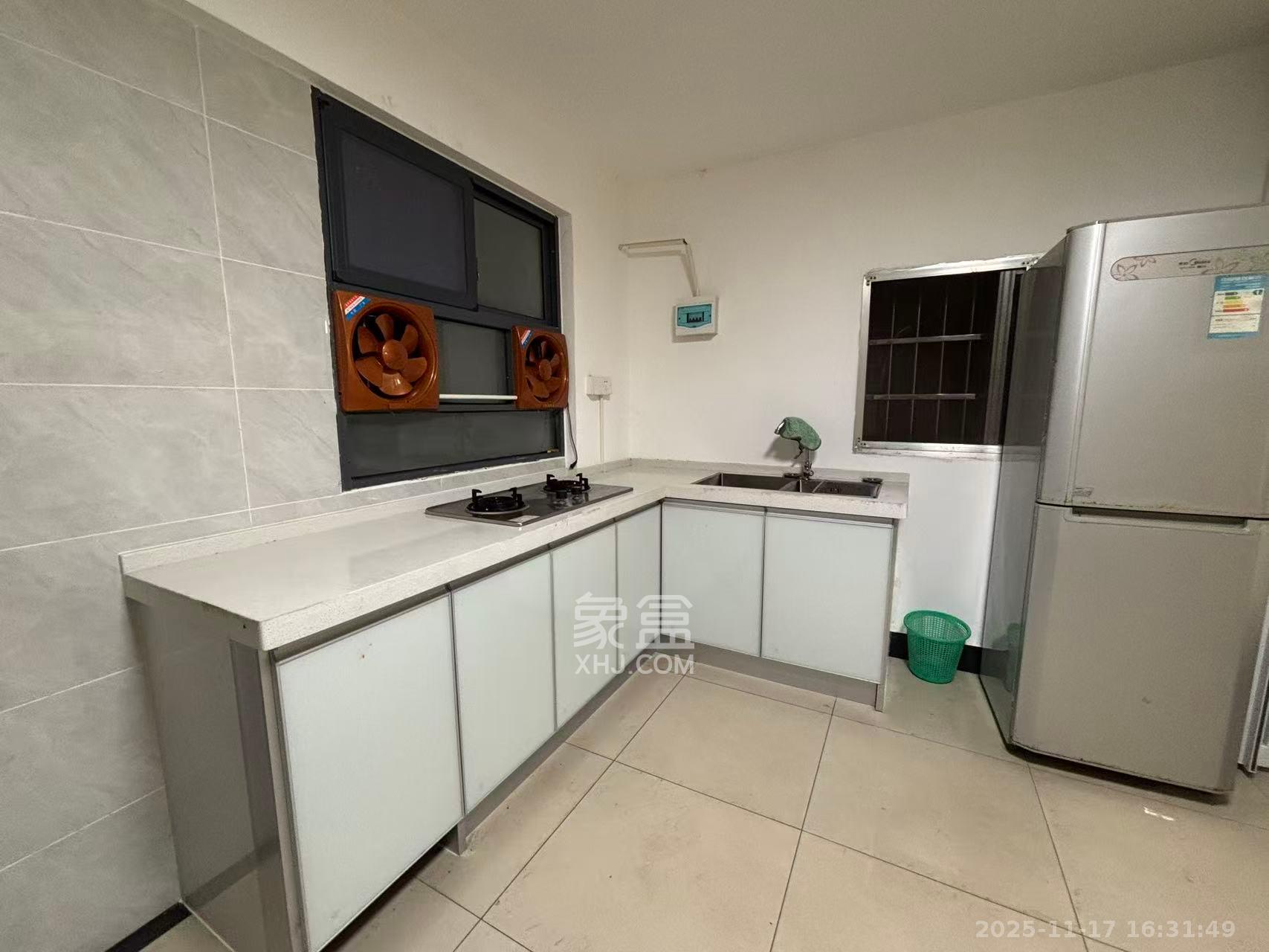 都市春天  1室1厅1卫    850.0元/月室内图